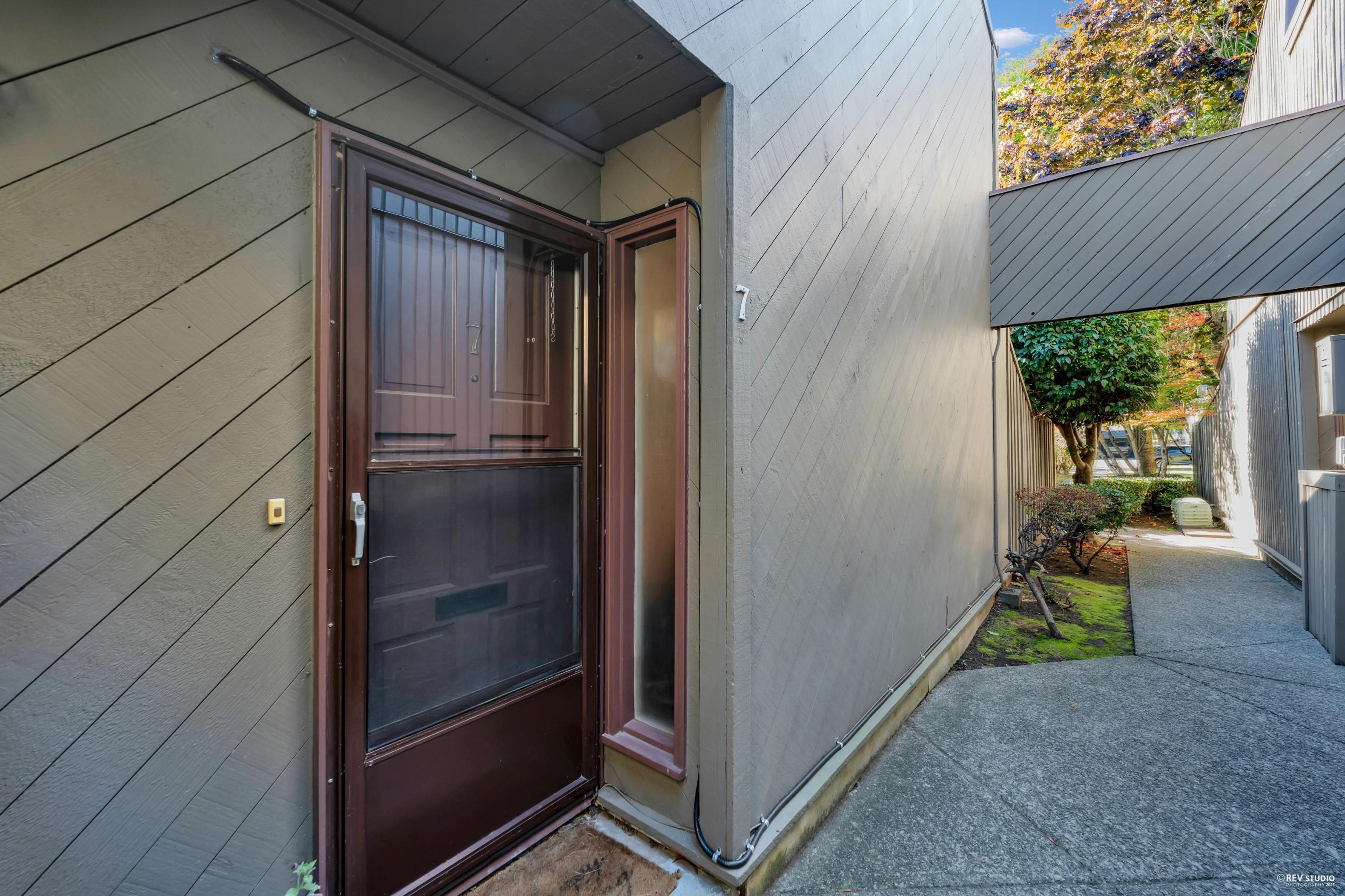 9460 Glenallan Drive, Richmond - Exteriors - Photo 1