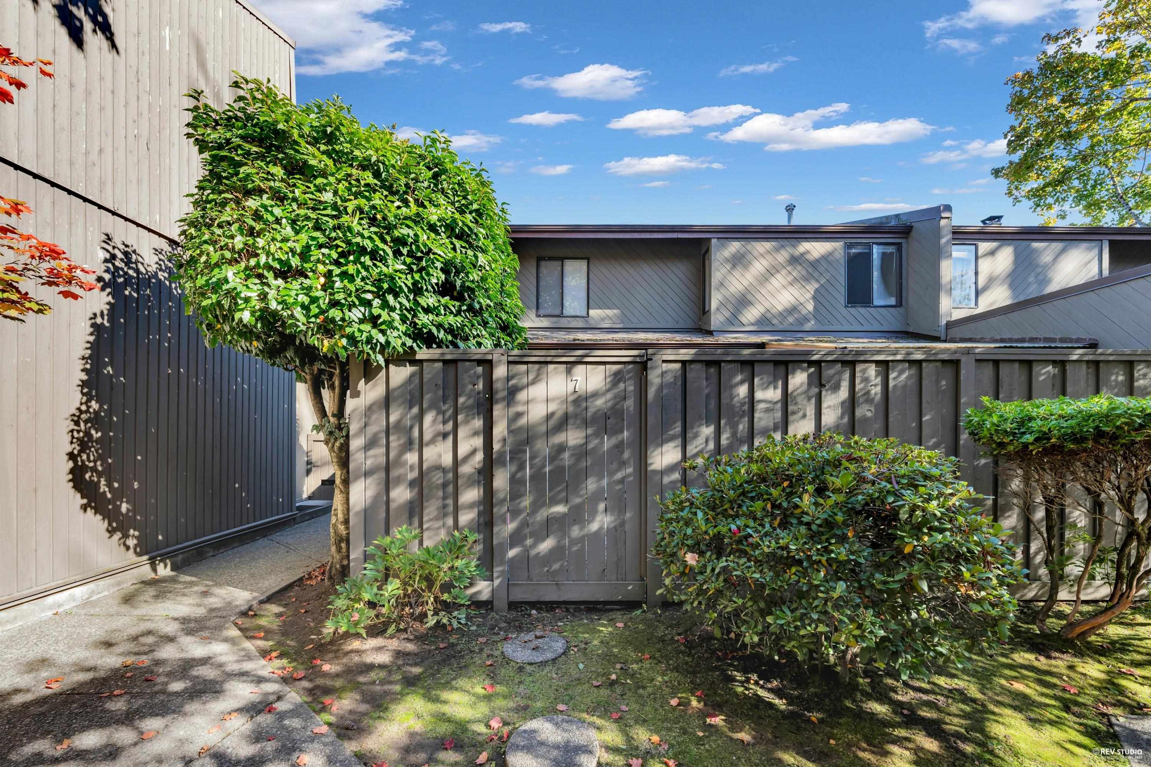 9460 Glenallan Drive, Richmond - Exteriors - Photo 4