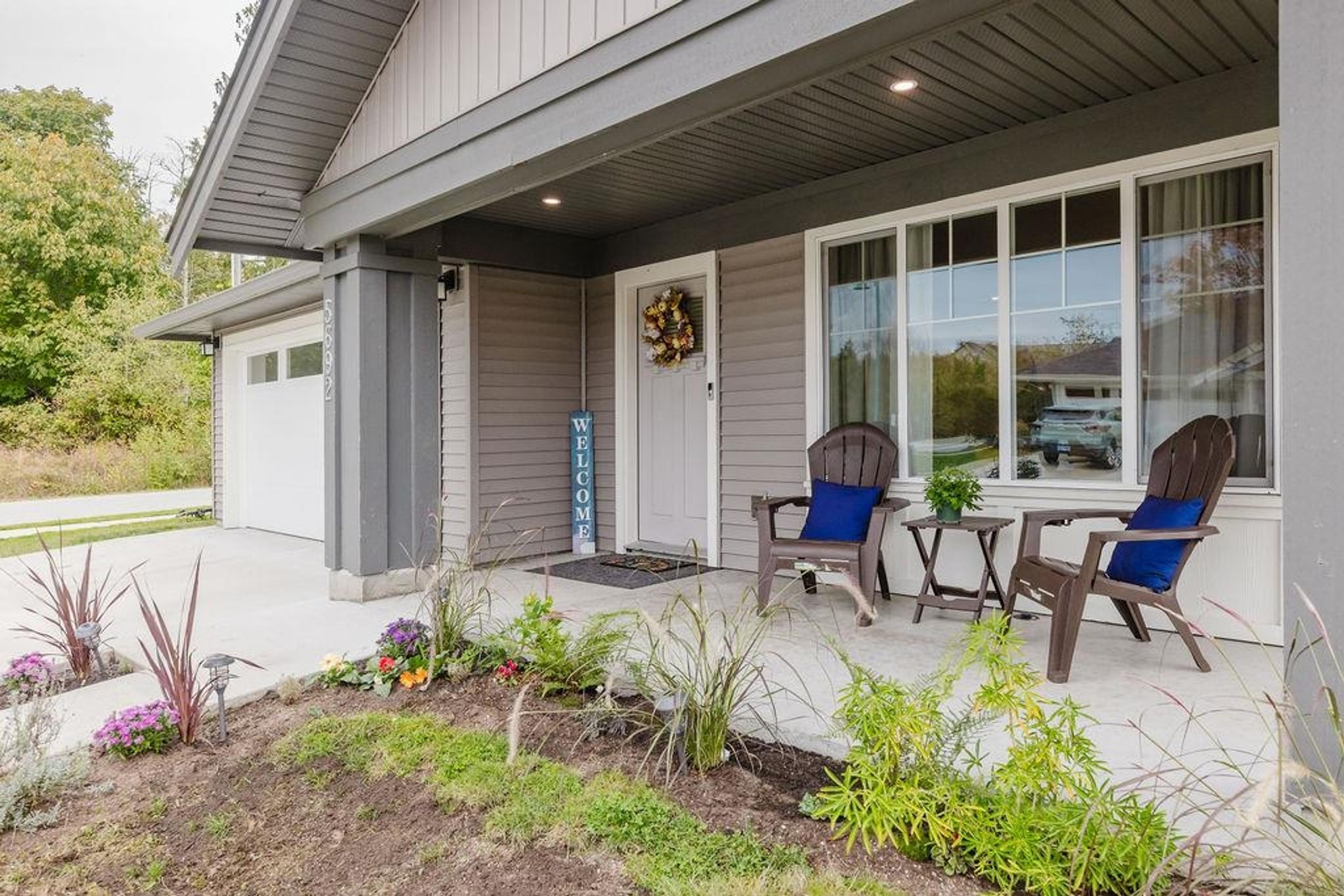 5692 Partridge Way, Sechelt - Exteriors - Photo 1