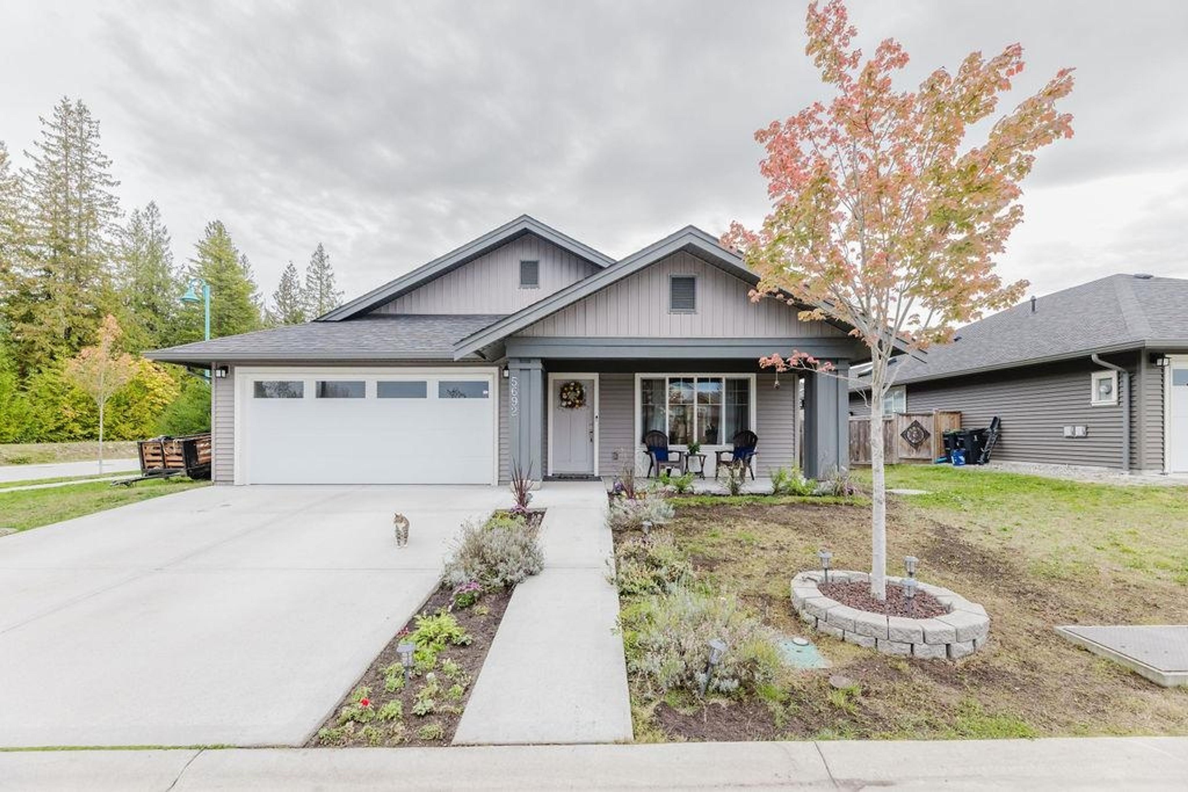 5692 Partridge Way, Sechelt - Exteriors - Photo 2