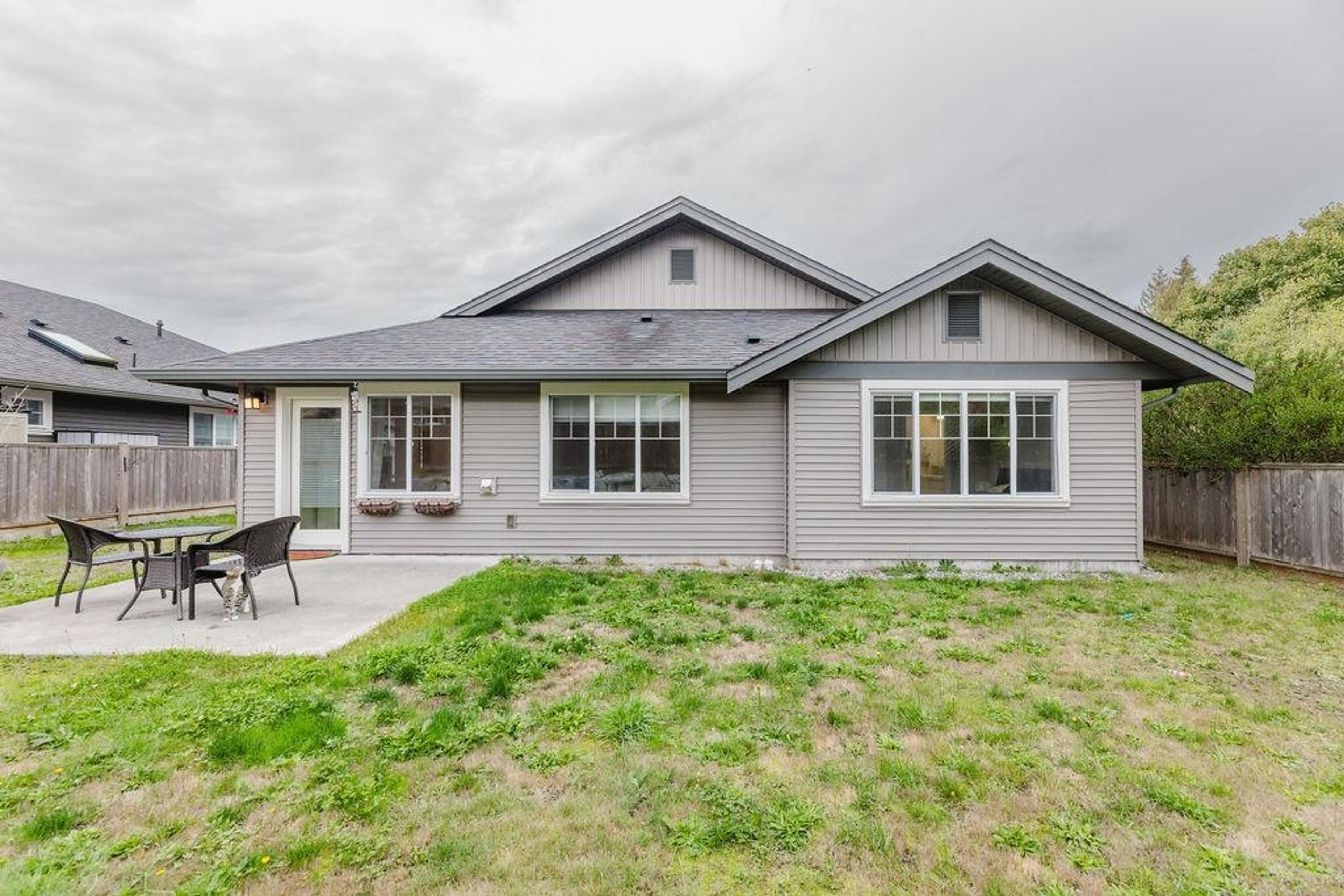 5692 Partridge Way, Sechelt - Exteriors - Photo 5