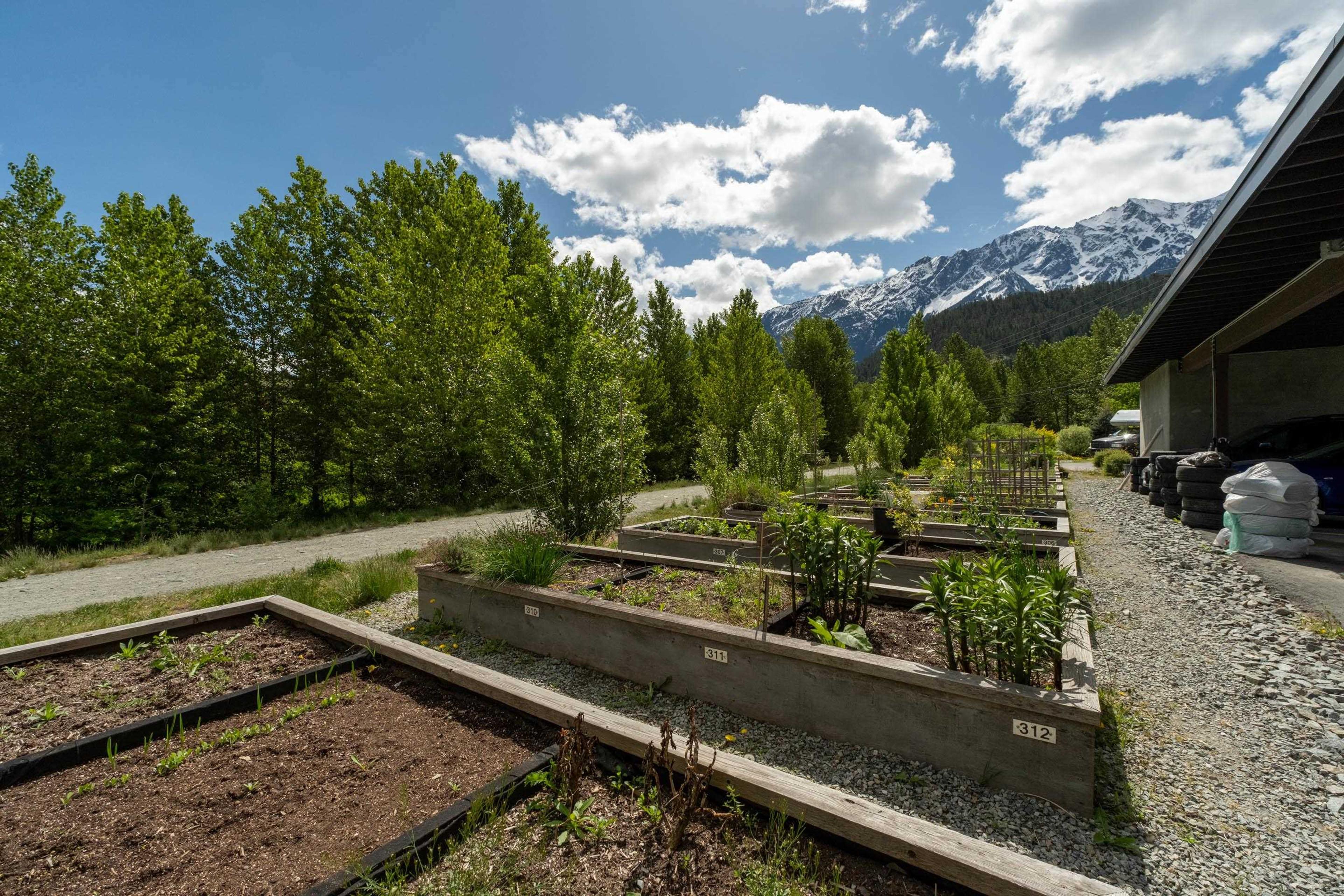 7350 Crabapple Court, Pemberton - Outdoor Amenities - Garden / Yard/ Backyard/ Porch/ Deck - Photo 1