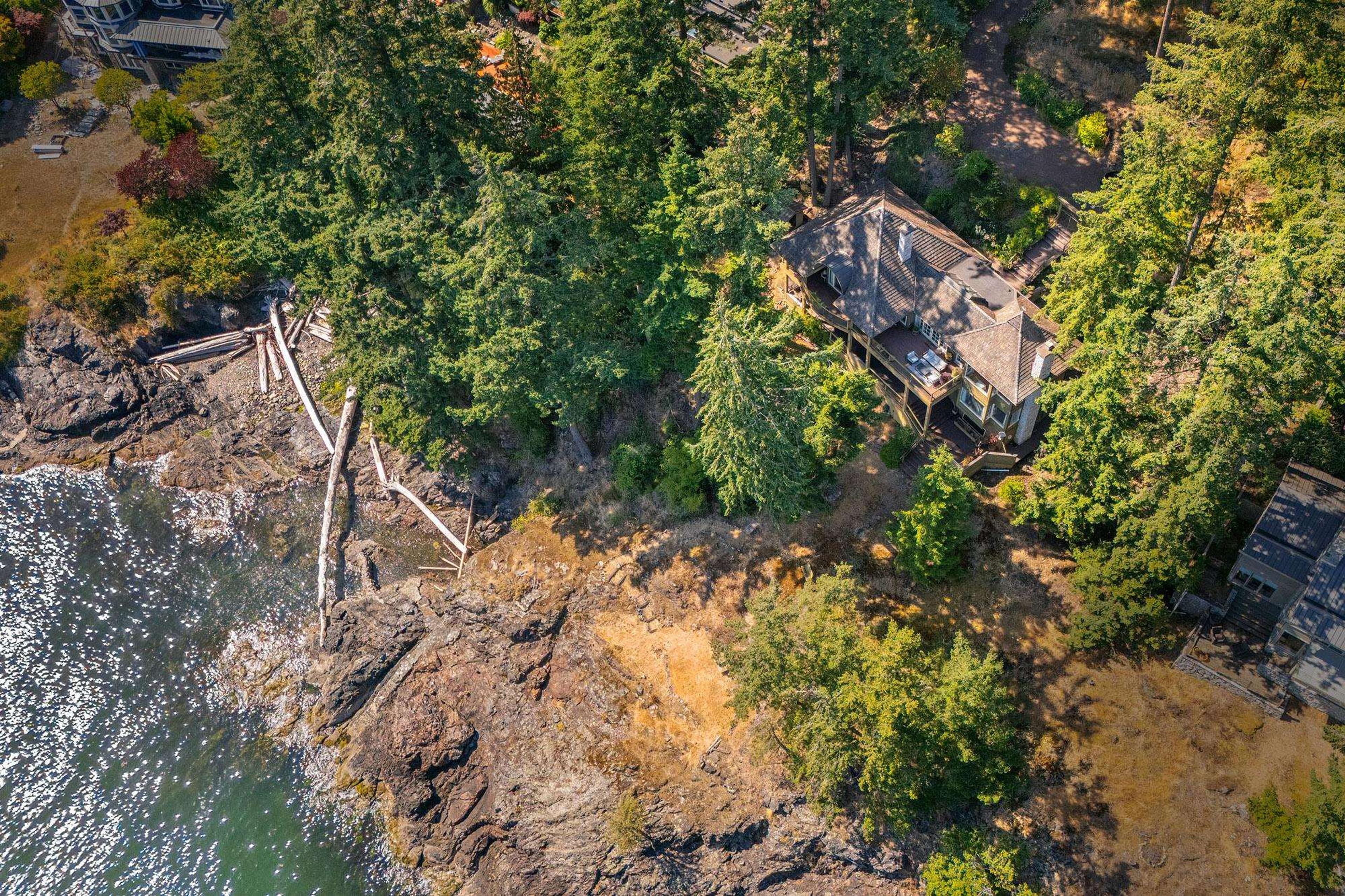 1251 Fairweather Road, Bowen Island - Exteriors - Drone/Aerial View - Photo 3