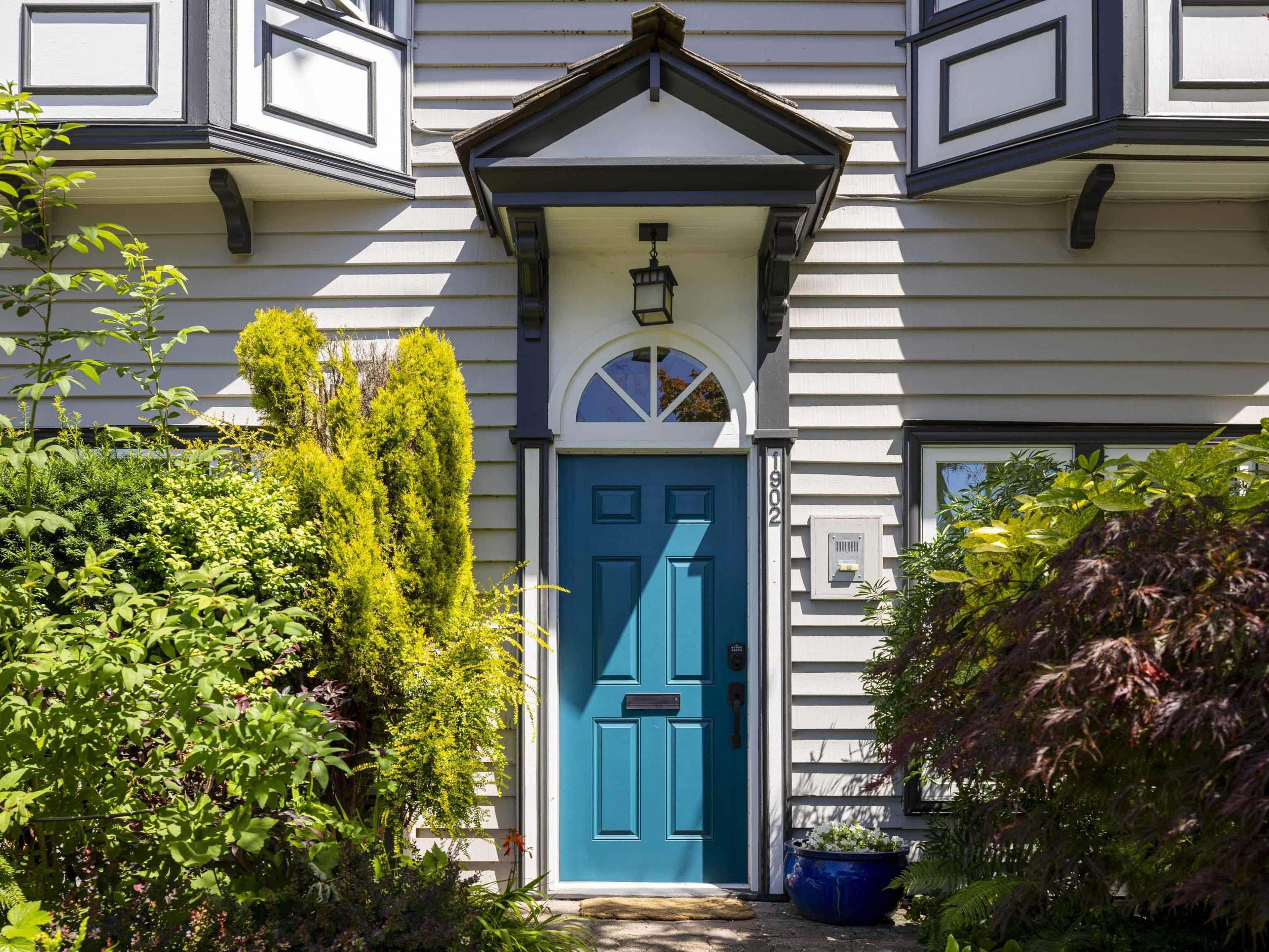 1902 Stephens Street, Vancouver - Exteriors - Photo 1