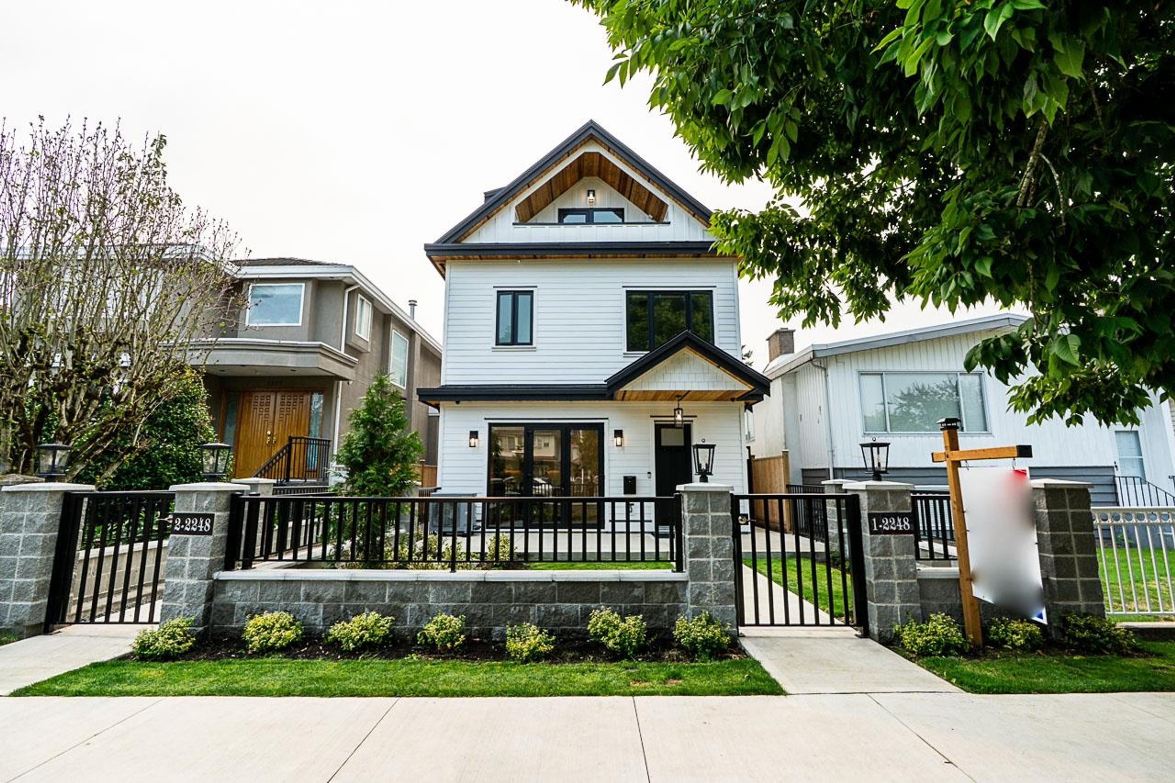 2248 E 48th Avenue, Vancouver - Exteriors - Photo 1