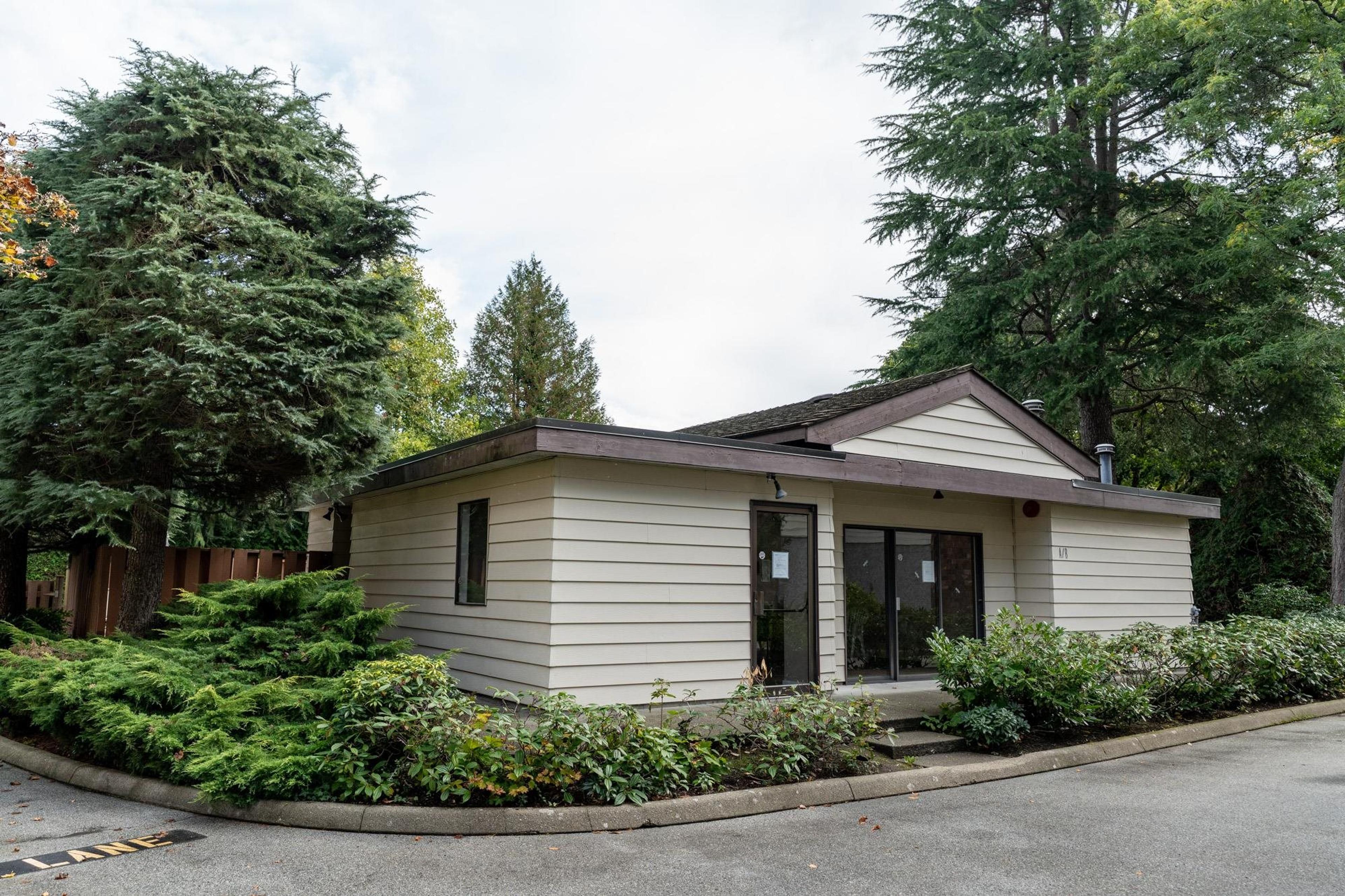 10160 Ryan Road, Richmond - Exteriors - Photo 4