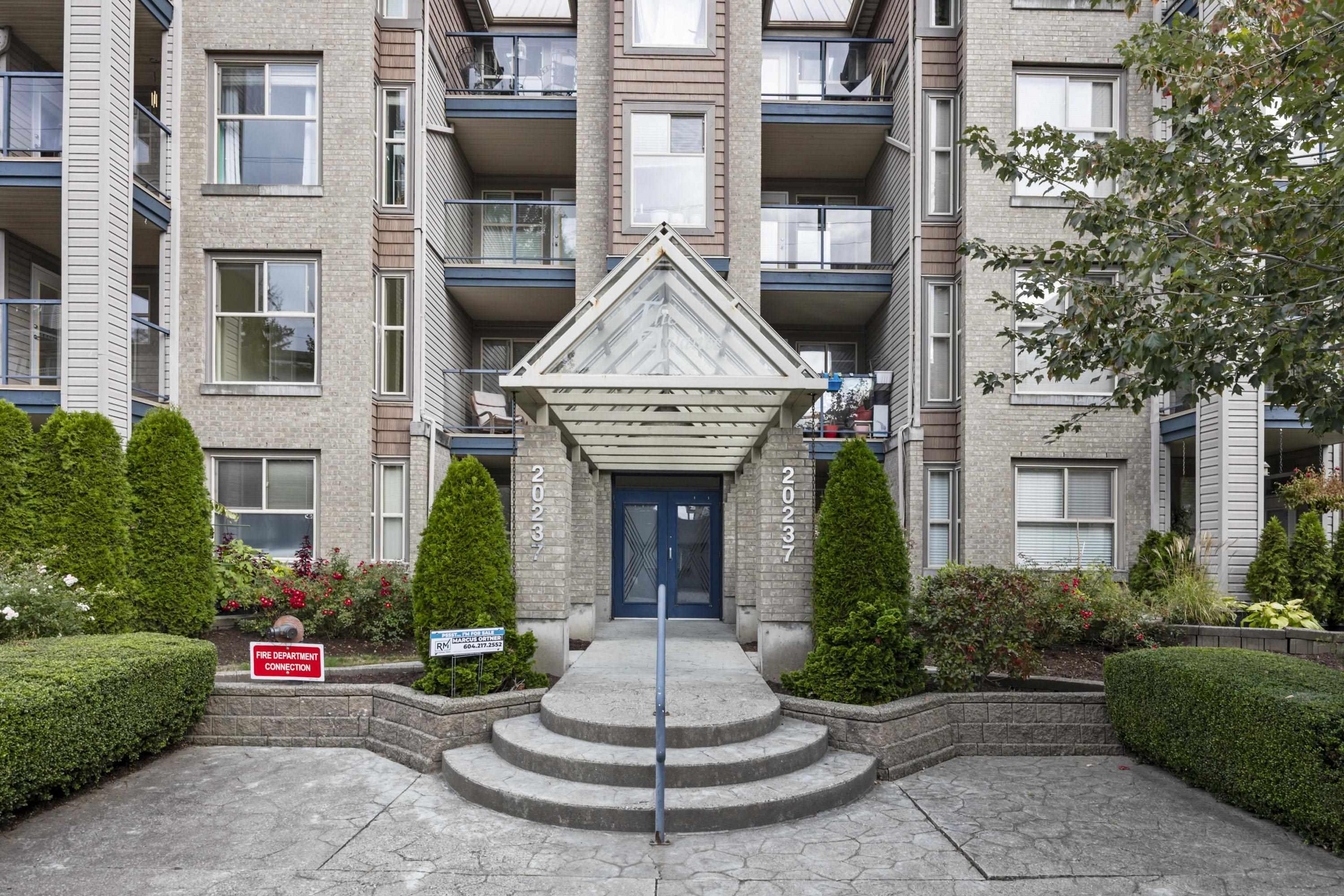 20237 54 Avenue, Langley - Exteriors - Photo 4