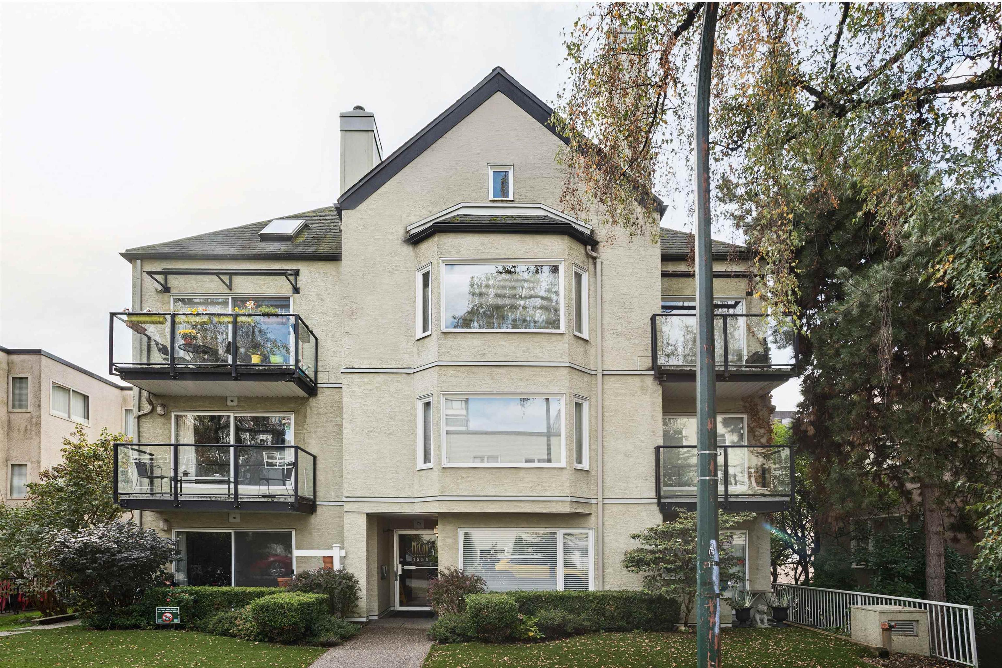 1554 Burnaby Street, Vancouver - Exteriors - Full Complex View - Photo 1