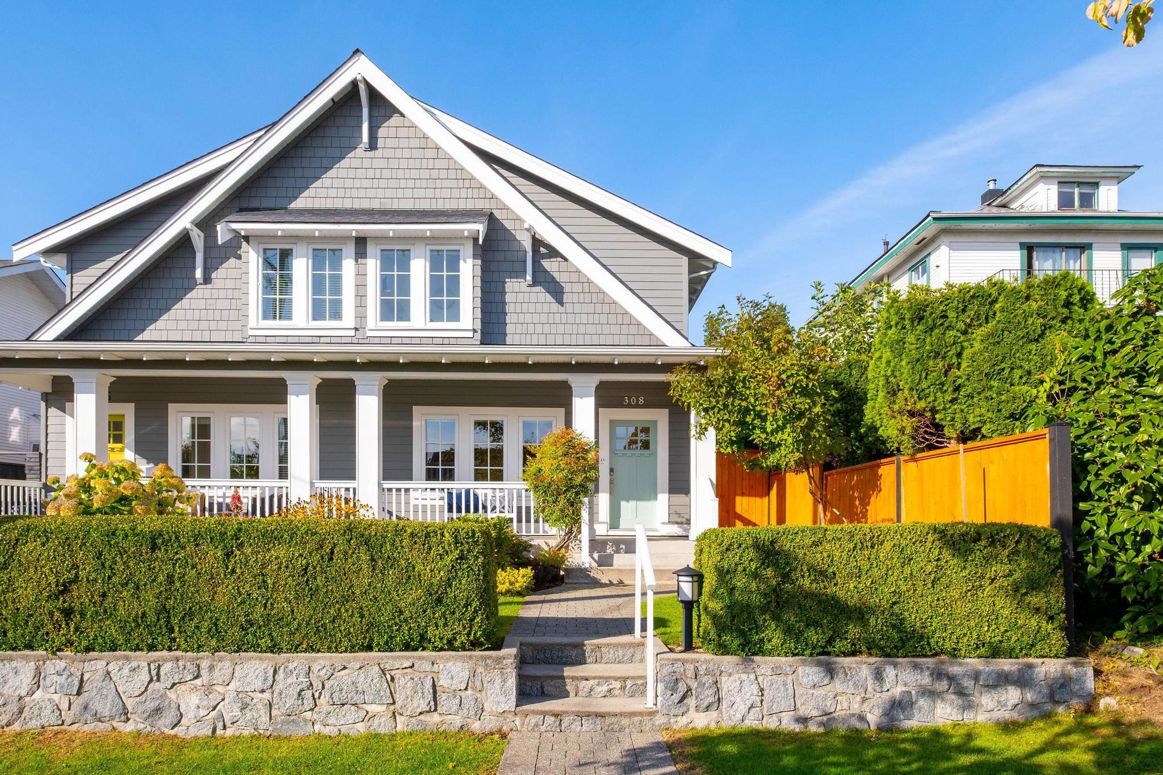 308 E 9th Street, North Vancouver - Exteriors - Photo 1