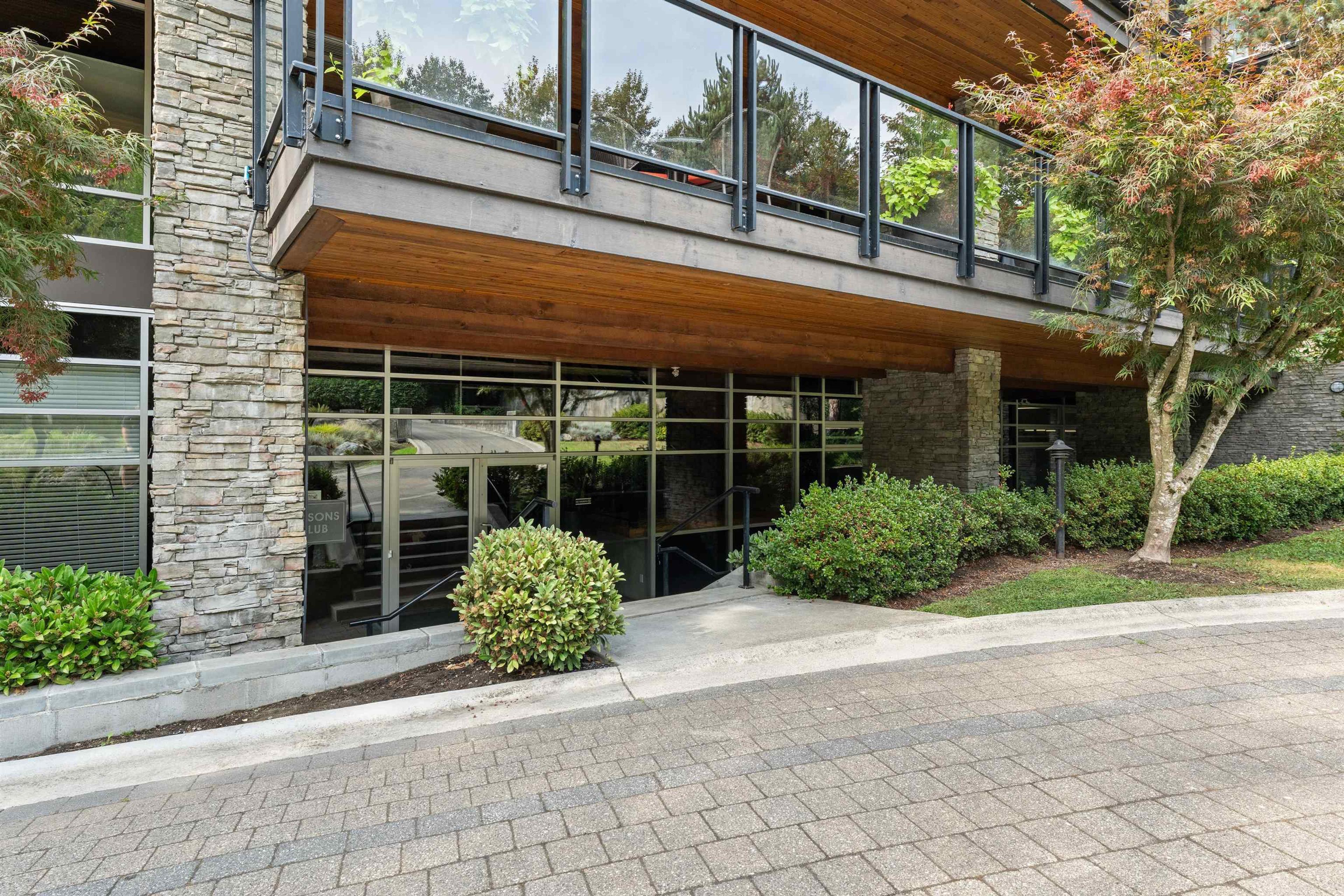 7478 Byrnepark Walk, Burnaby - Exteriors - Photo 3