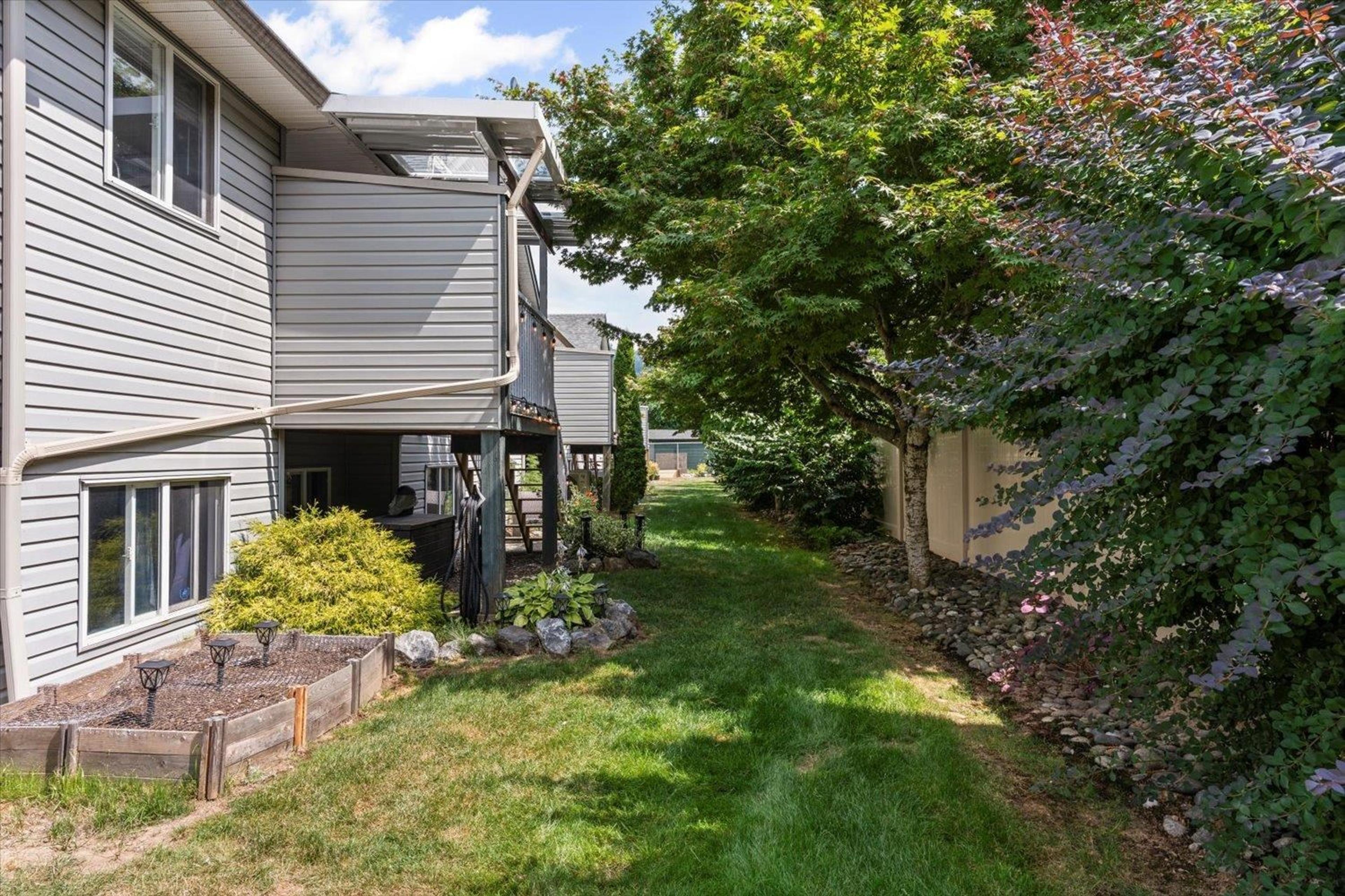 46330 Valleyview Road, Chilliwack - Exteriors - Photo 4