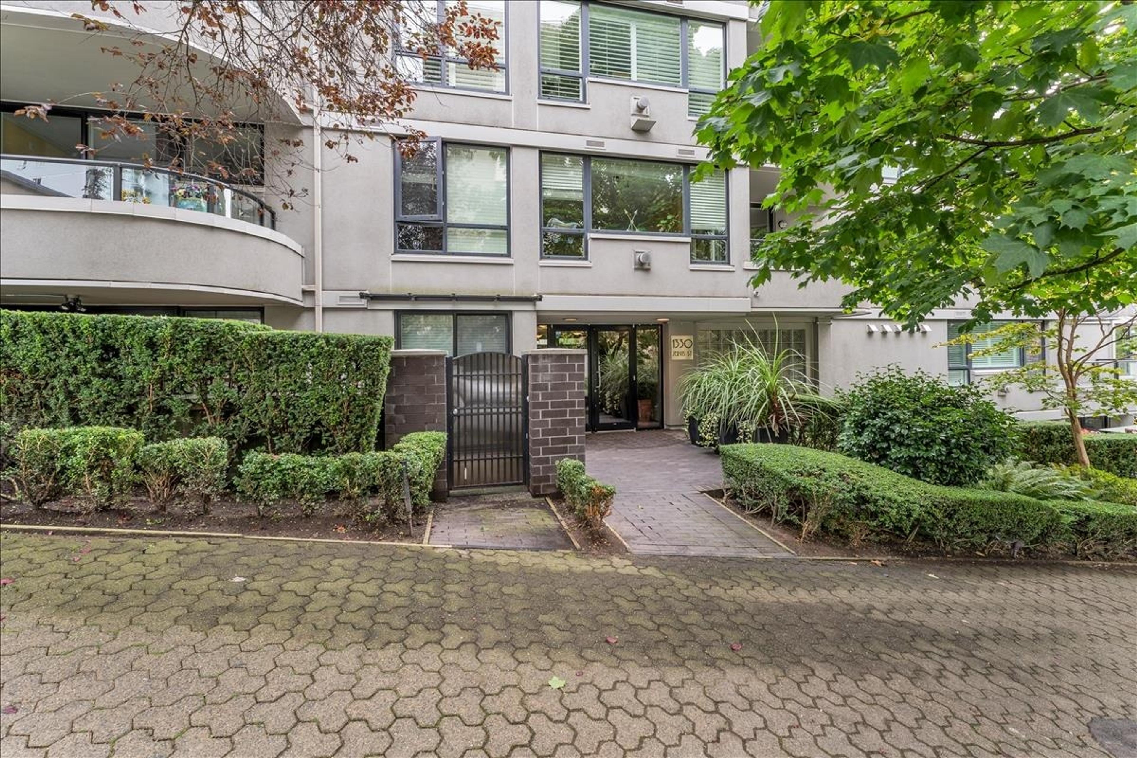 1330 Jervis Street, Vancouver - Exteriors - Photo 1