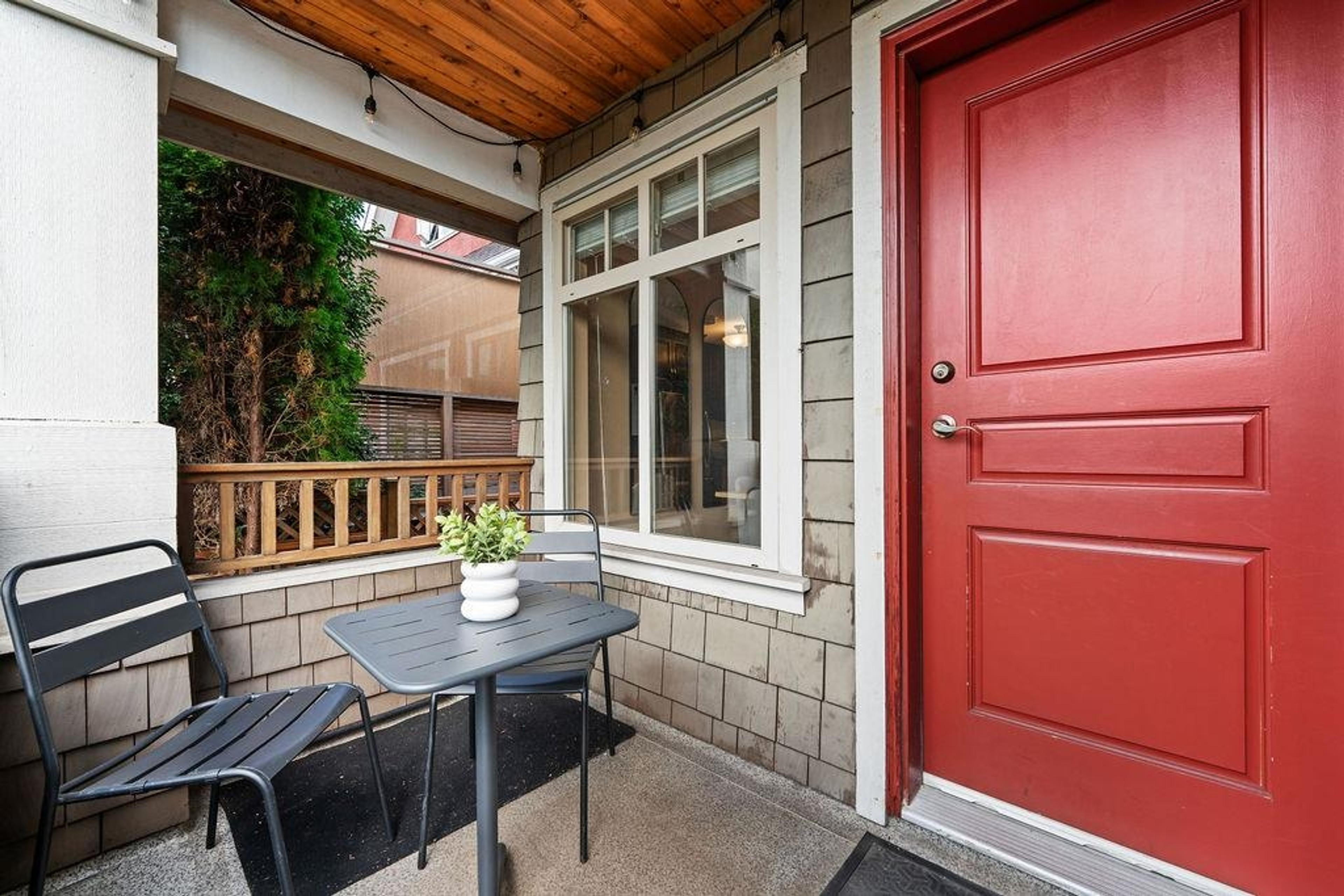 1254 E 11th Avenue, Vancouver - Exteriors - Photo 4