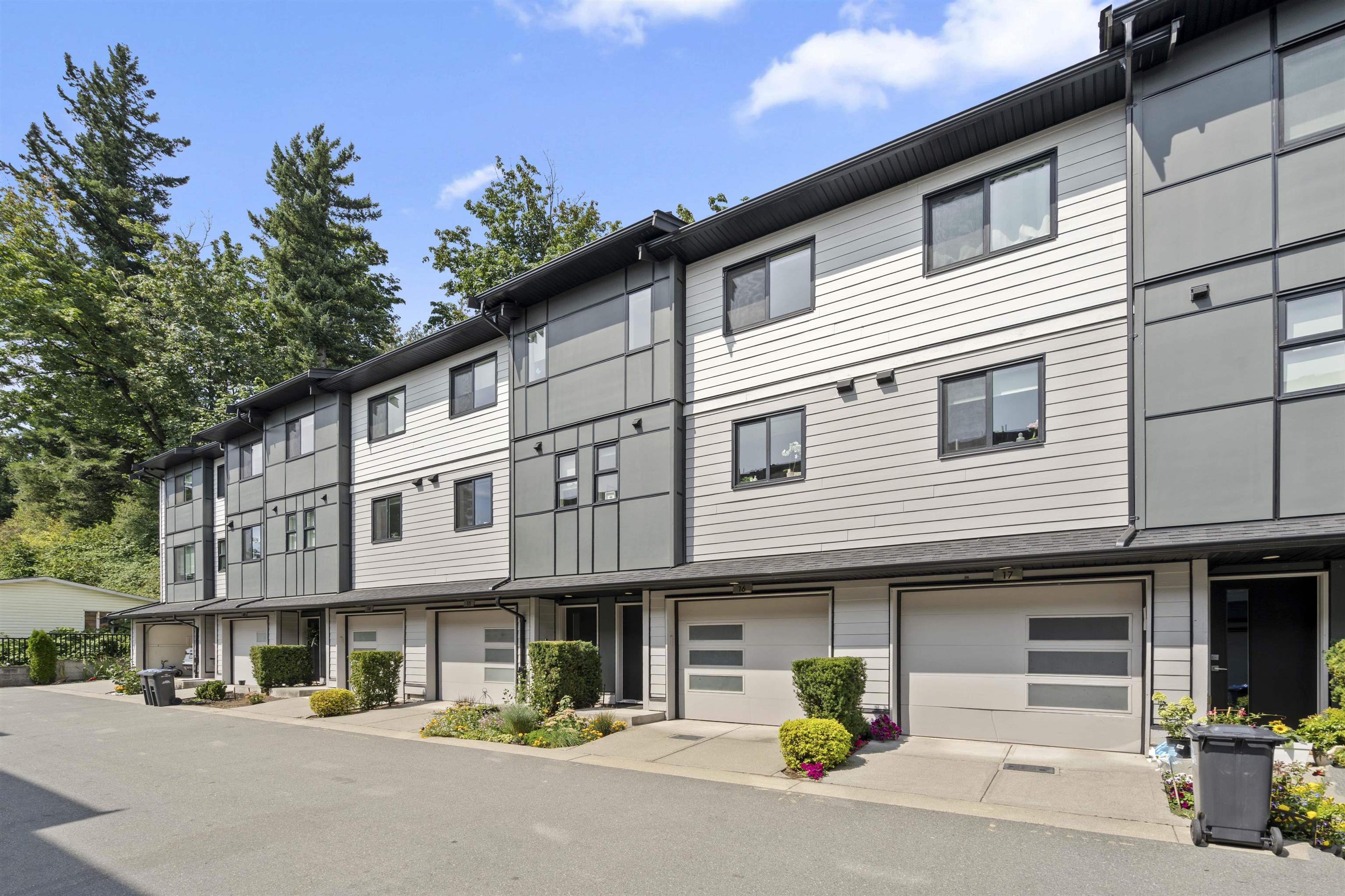 34825 Delair Road, Abbotsford - Exteriors - Photo 2