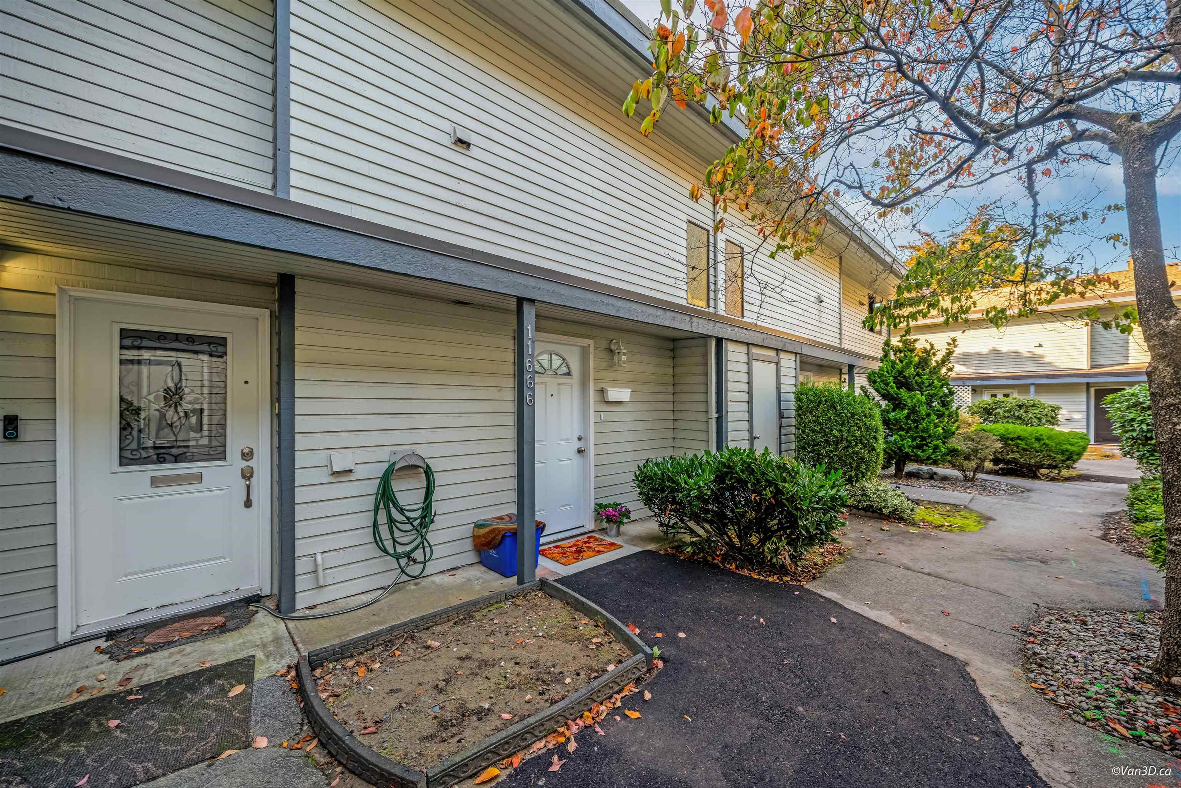 11622 Kingsbridge Drive, Richmond - Exteriors - Full Complex View - Photo 2