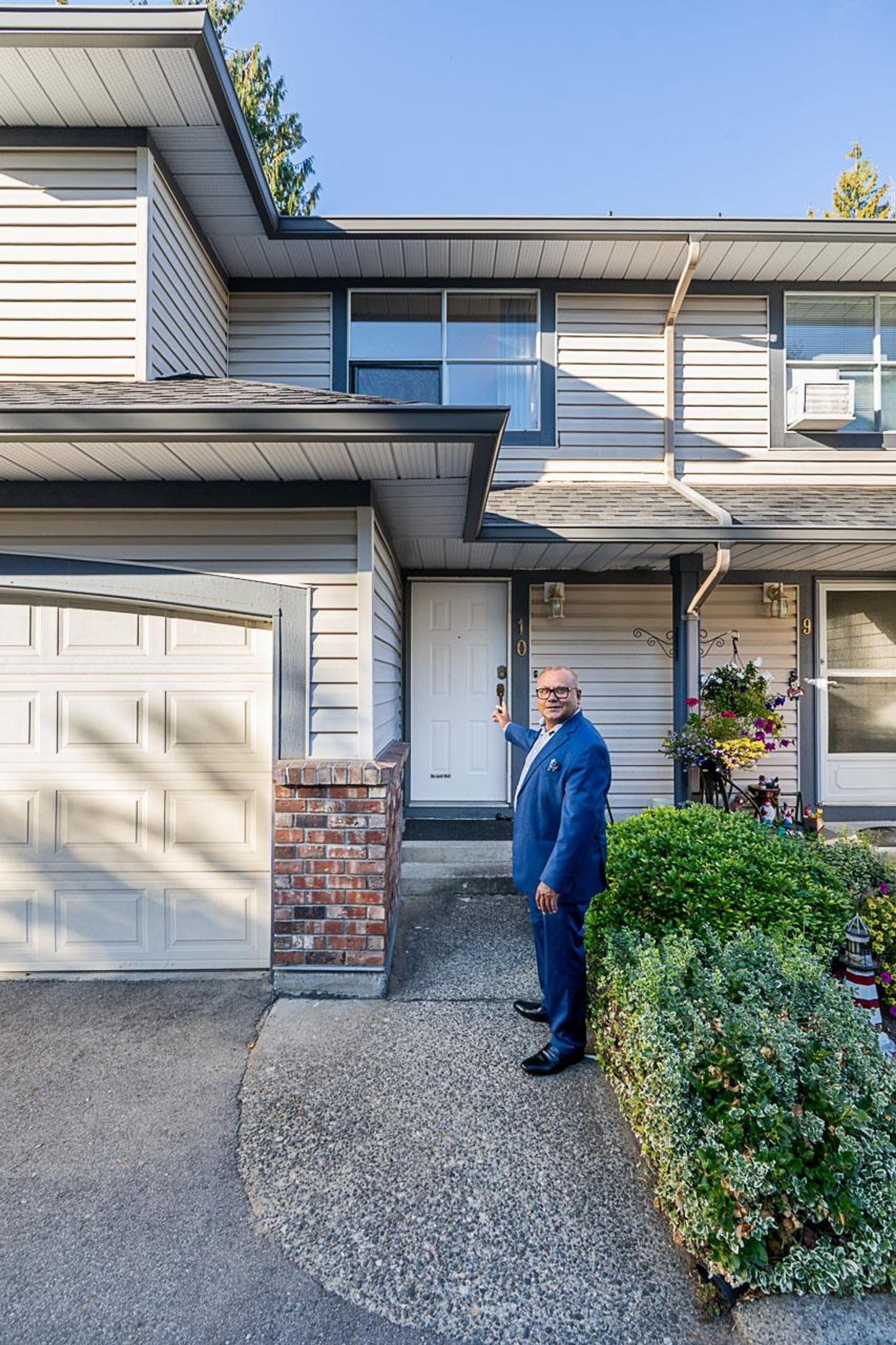 8257 121a Street, Surrey - Exteriors - Photo 2