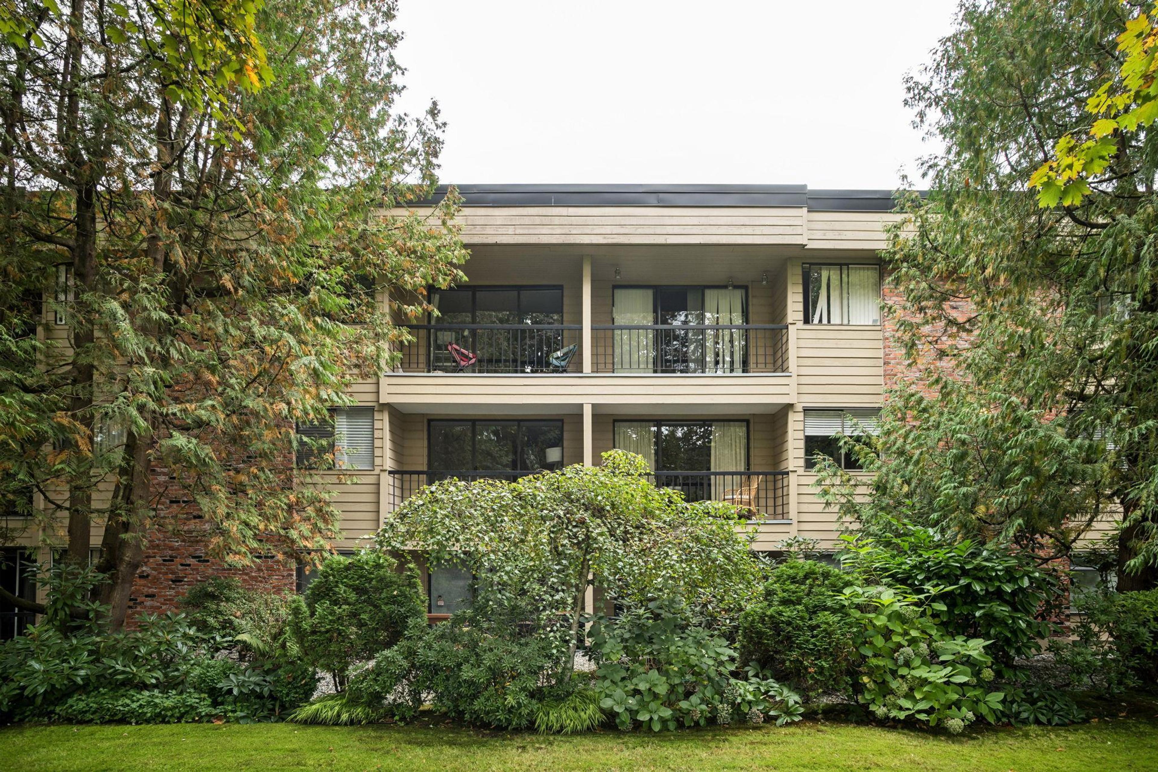 1717 W 13th Avenue, Vancouver - Exteriors - Photo 4