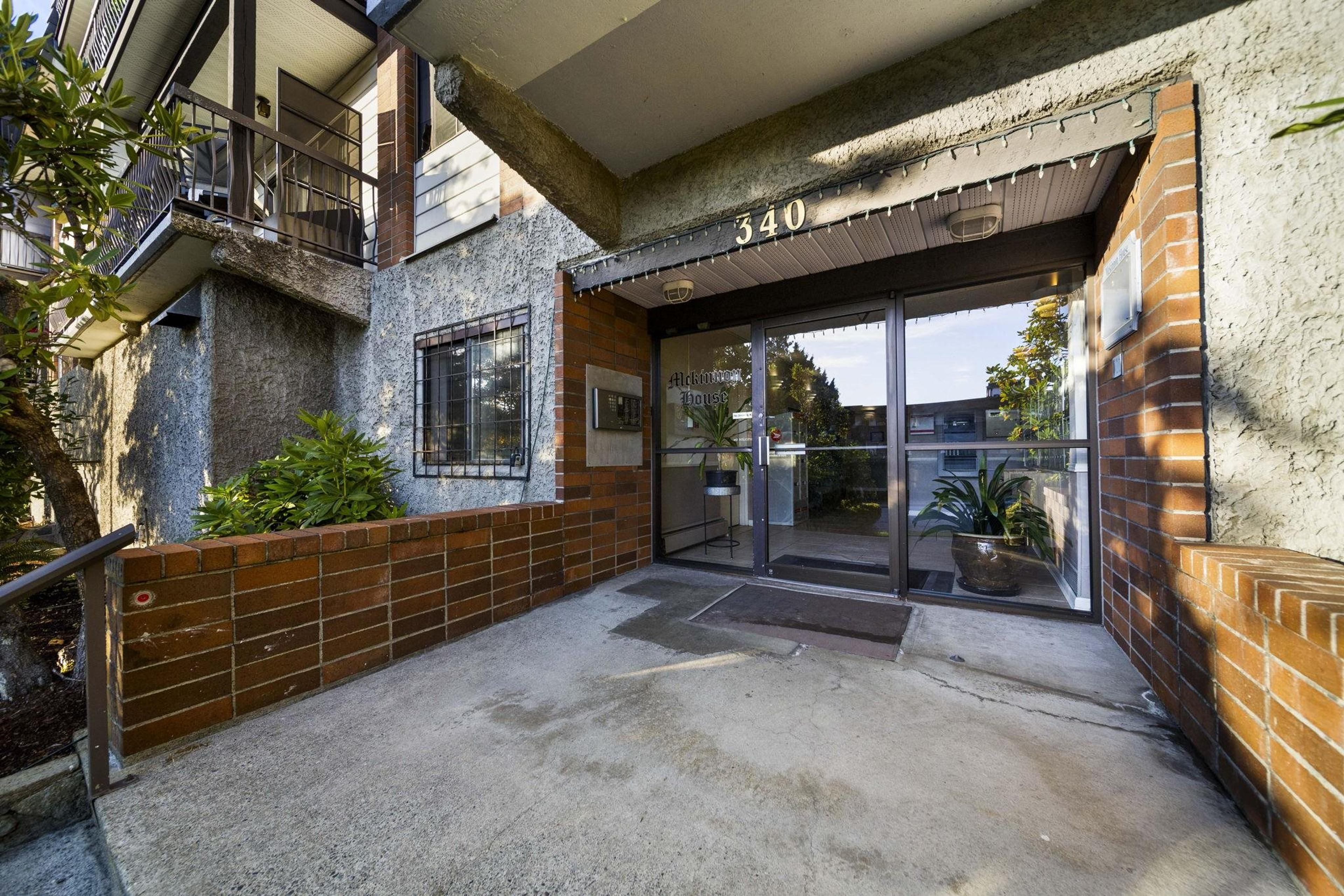 340 W 3rd Street, North Vancouver - Exteriors - Photo 2