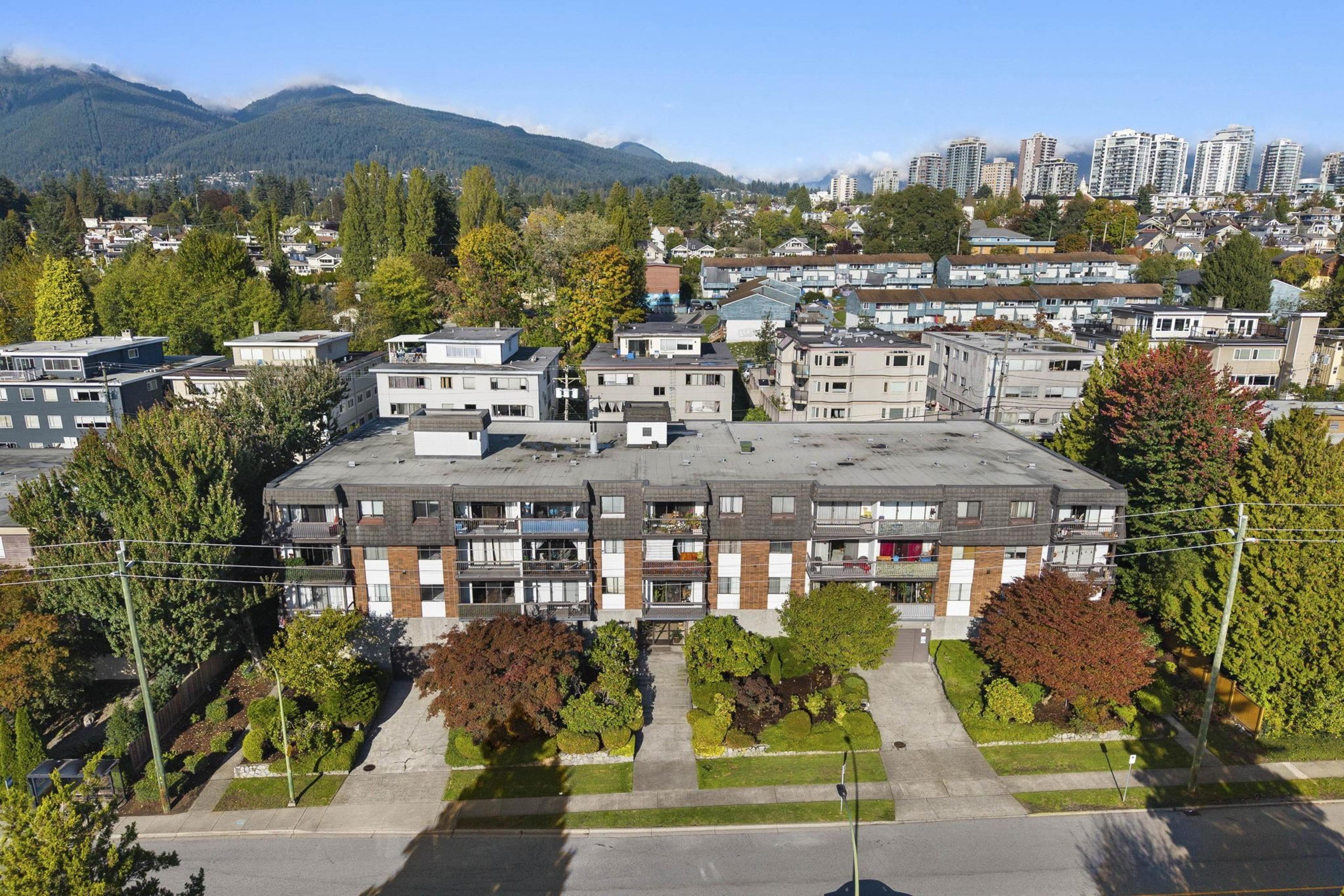 340 W 3rd Street, North Vancouver - Exteriors - Drone/Aerial View - Photo 4