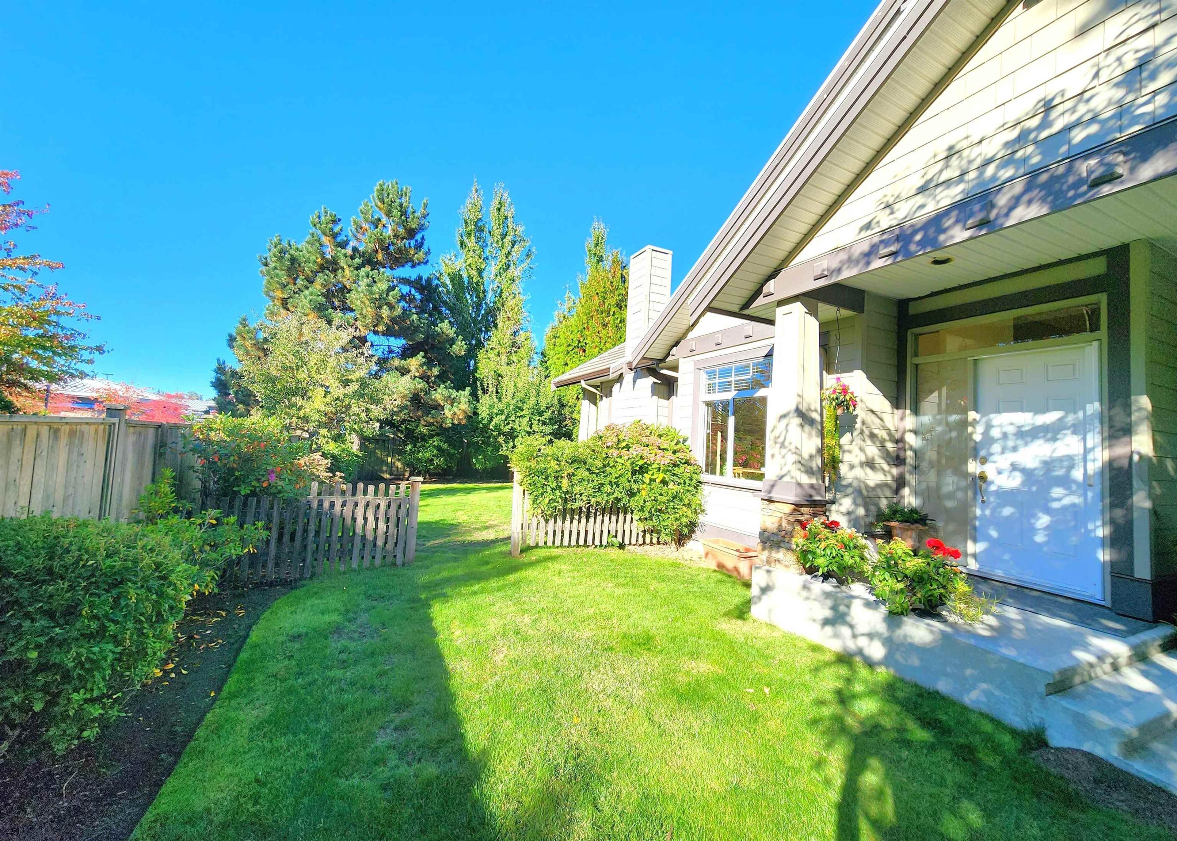 5688 152 Street, Surrey - Exteriors - Photo 4