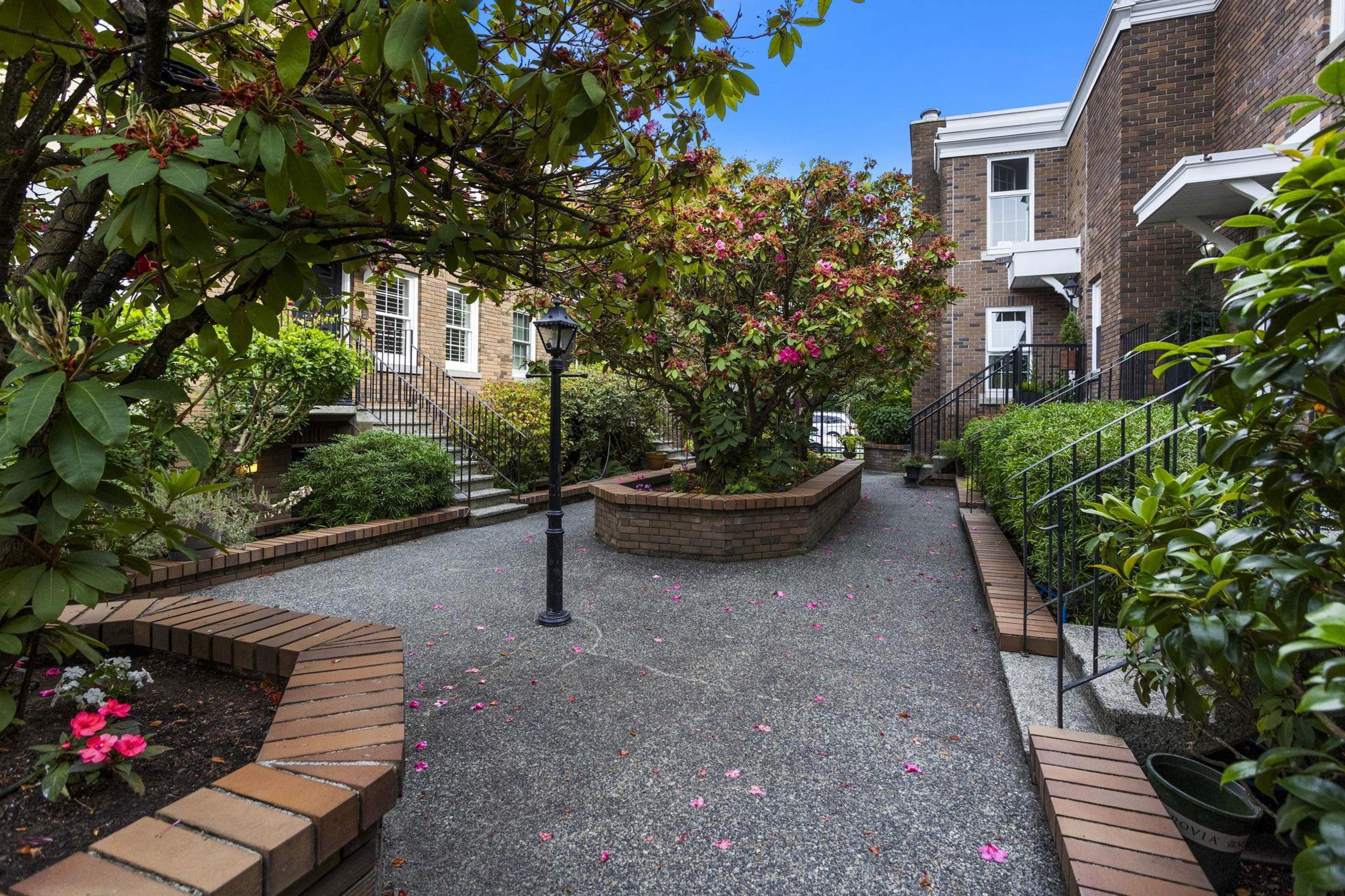 1365 W 7th Avenue, Vancouver - Exteriors - Photo 2