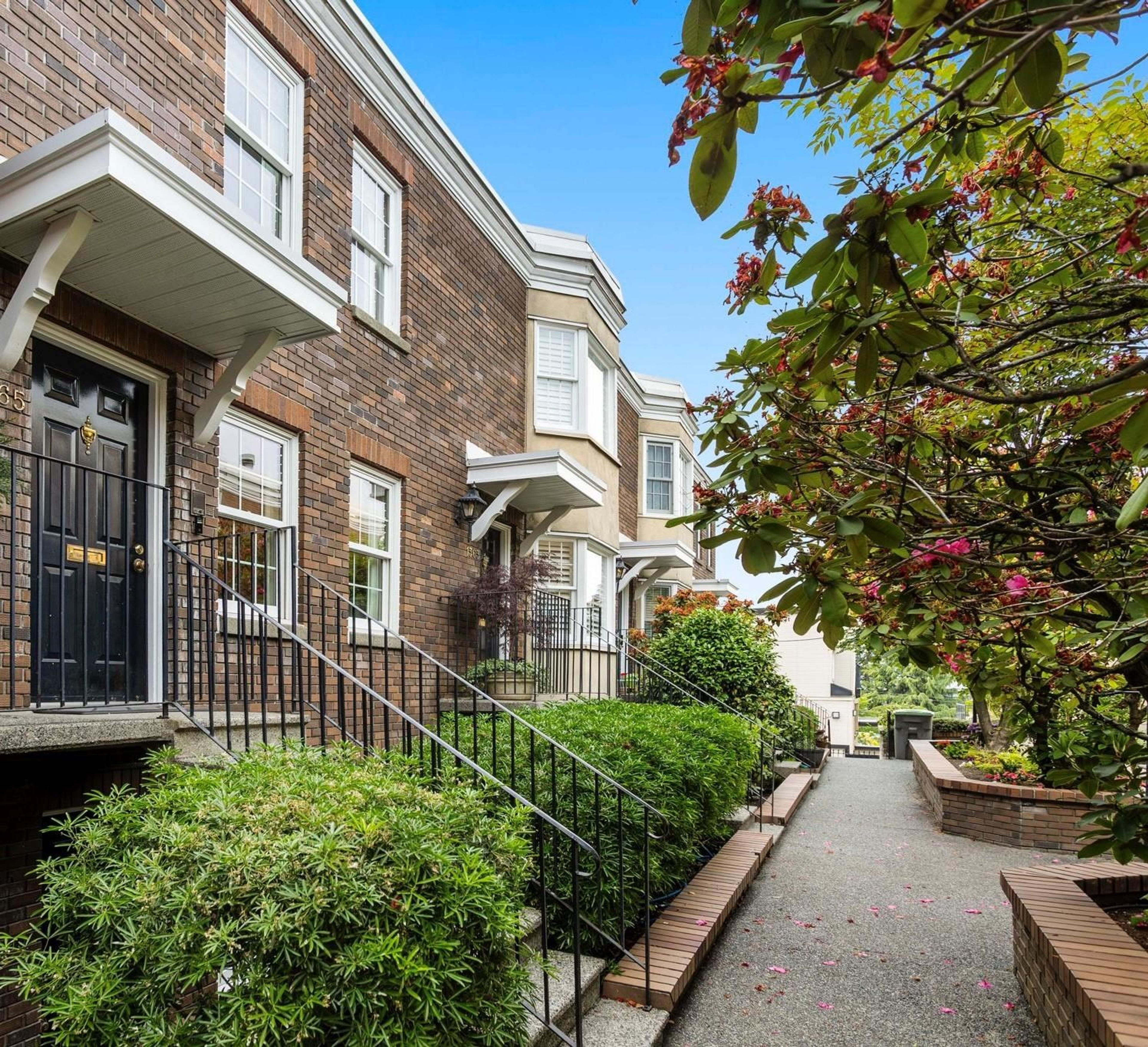 1365 W 7th Avenue, Vancouver - Exteriors - Full Complex View - Photo 3