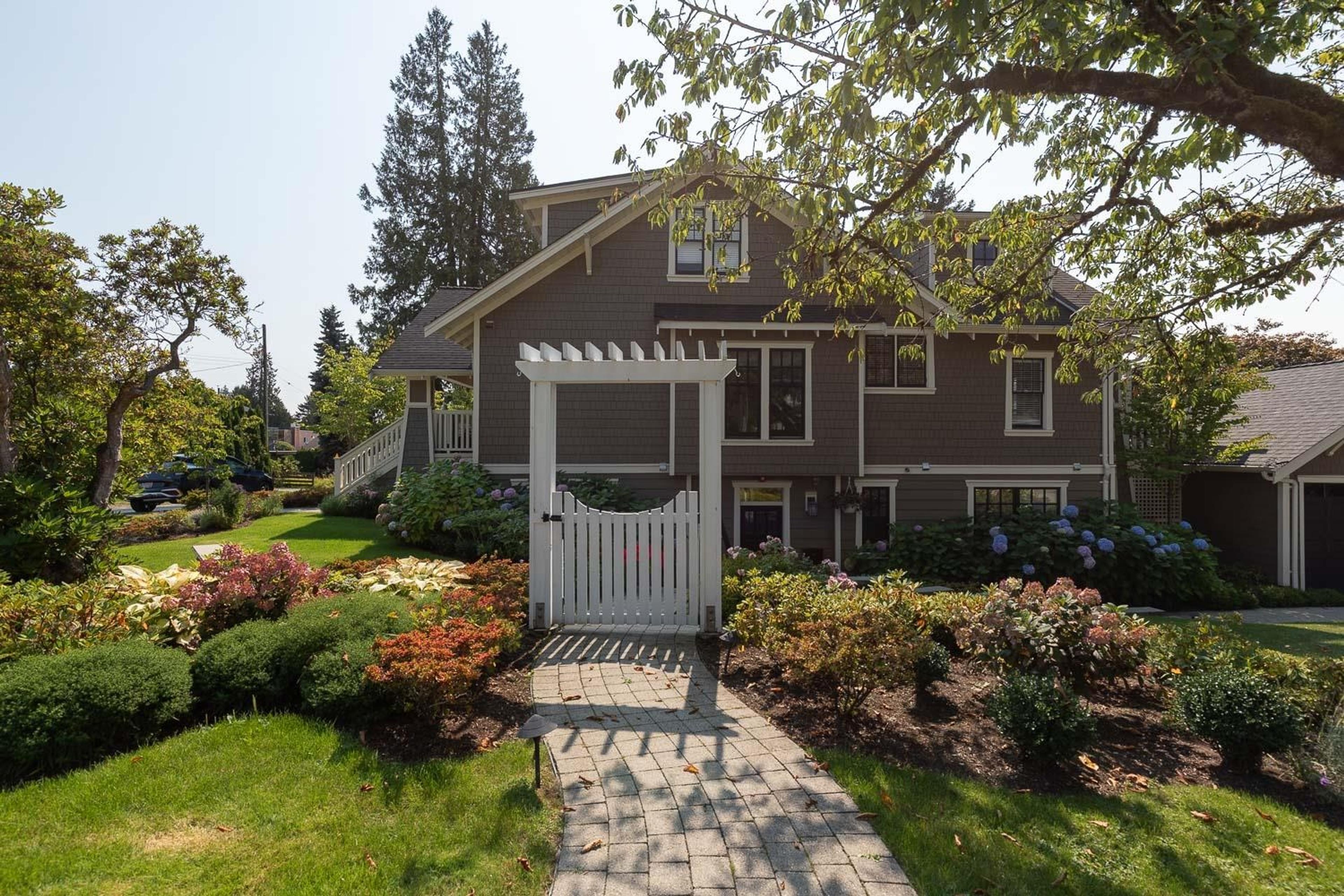 1202 Jefferson Avenue, Vancouver - Exteriors - Photo 3