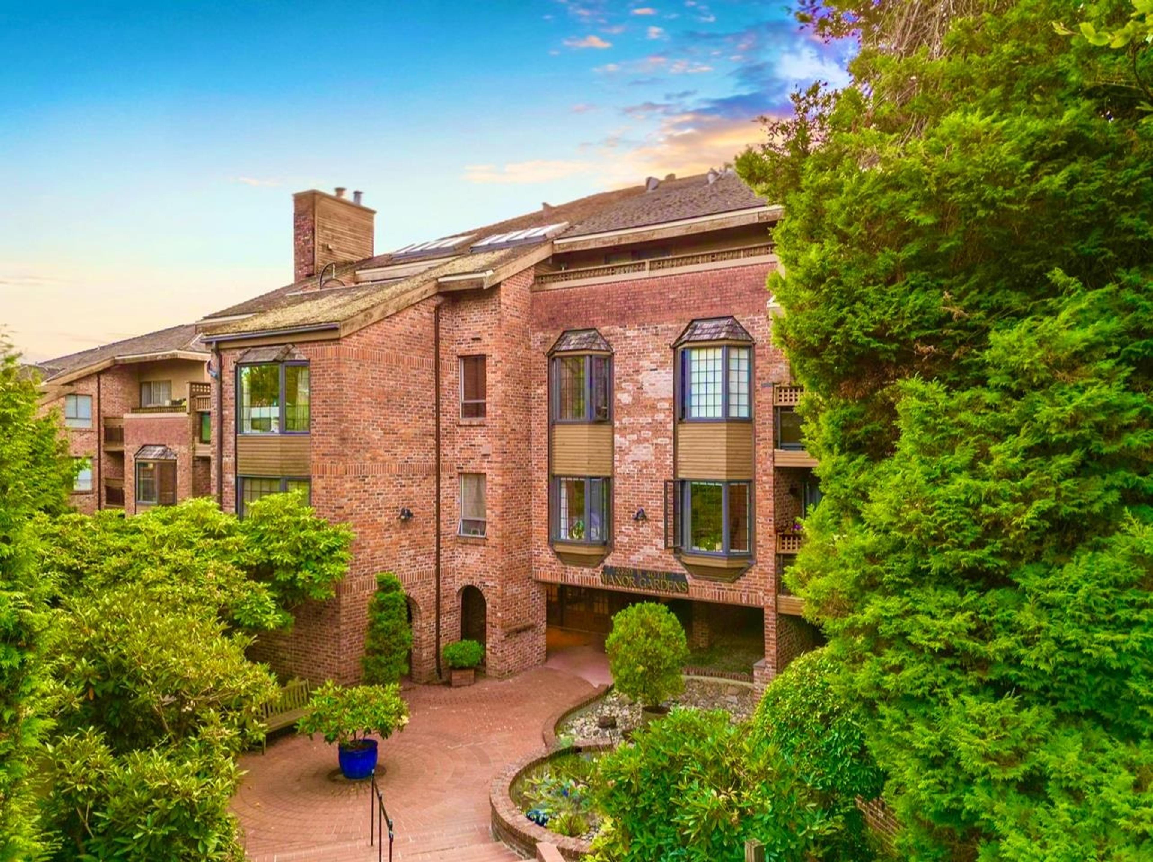 2320 W 40th Avenue, Vancouver - Exteriors - Photo 3