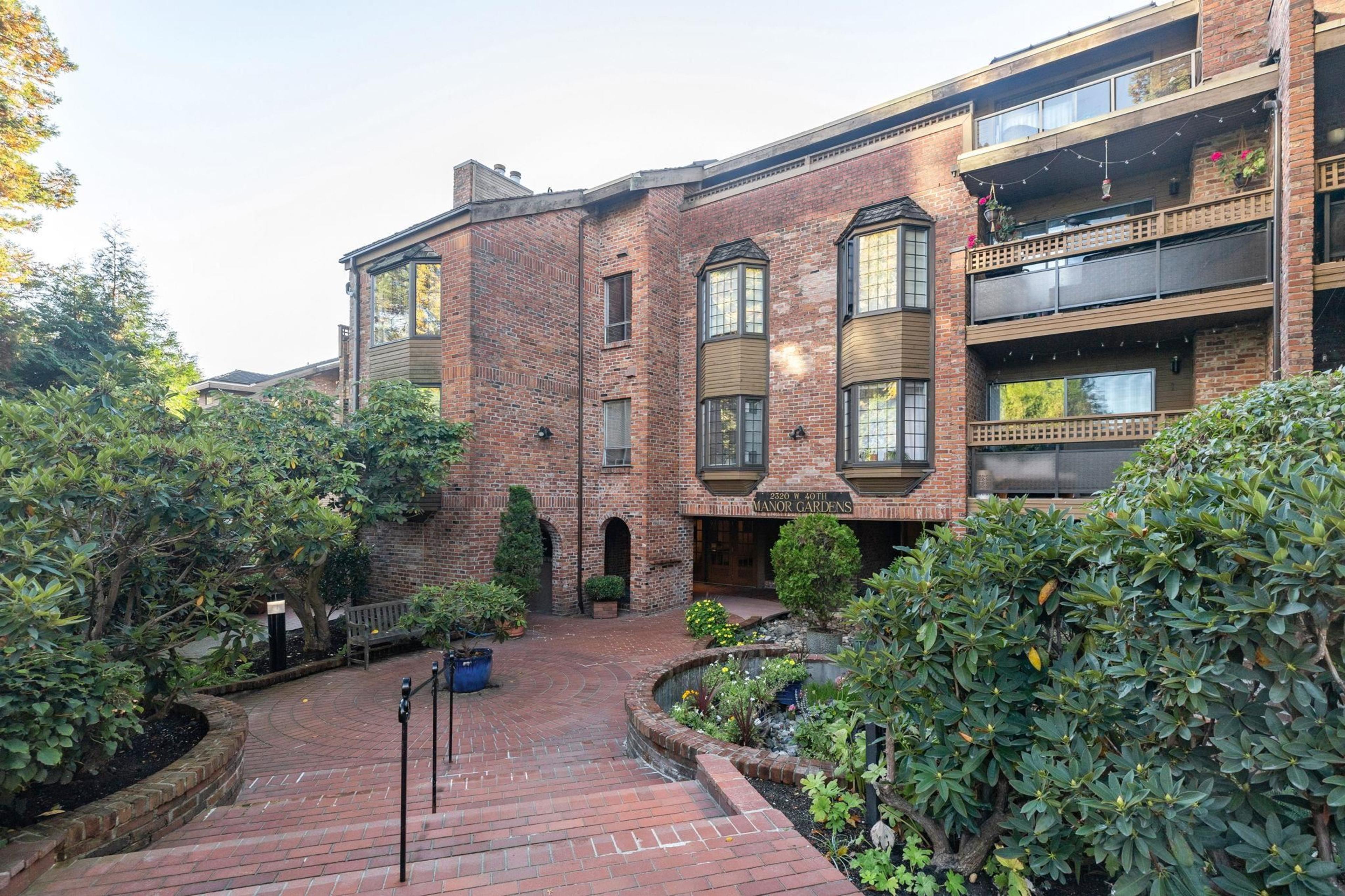 2320 W 40th Avenue, Vancouver - Exteriors - Photo 4