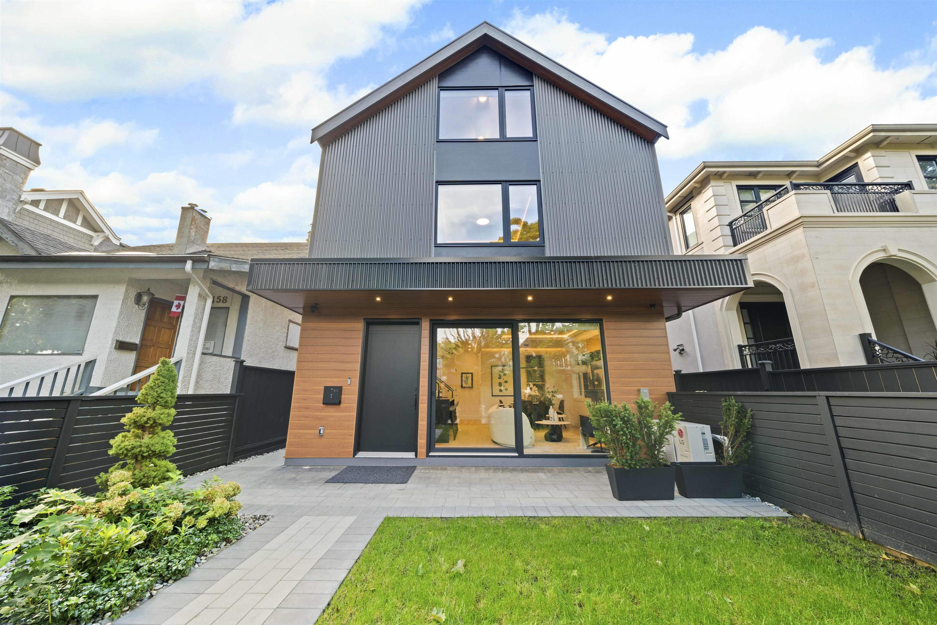 3466 W 22nd Avenue, Vancouver - Exteriors - Photo 3