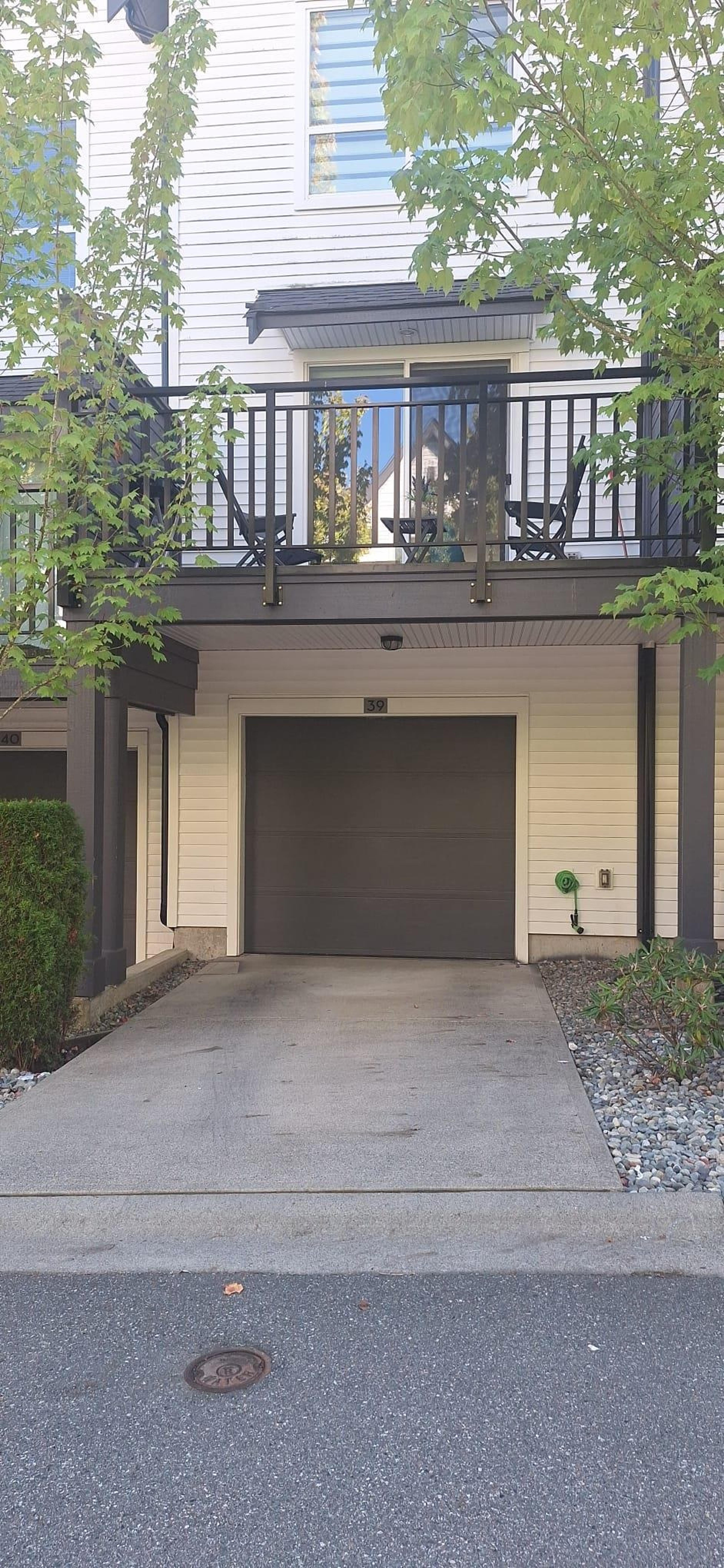 19159 Watkins Drive, Surrey - Exteriors - Photo 9