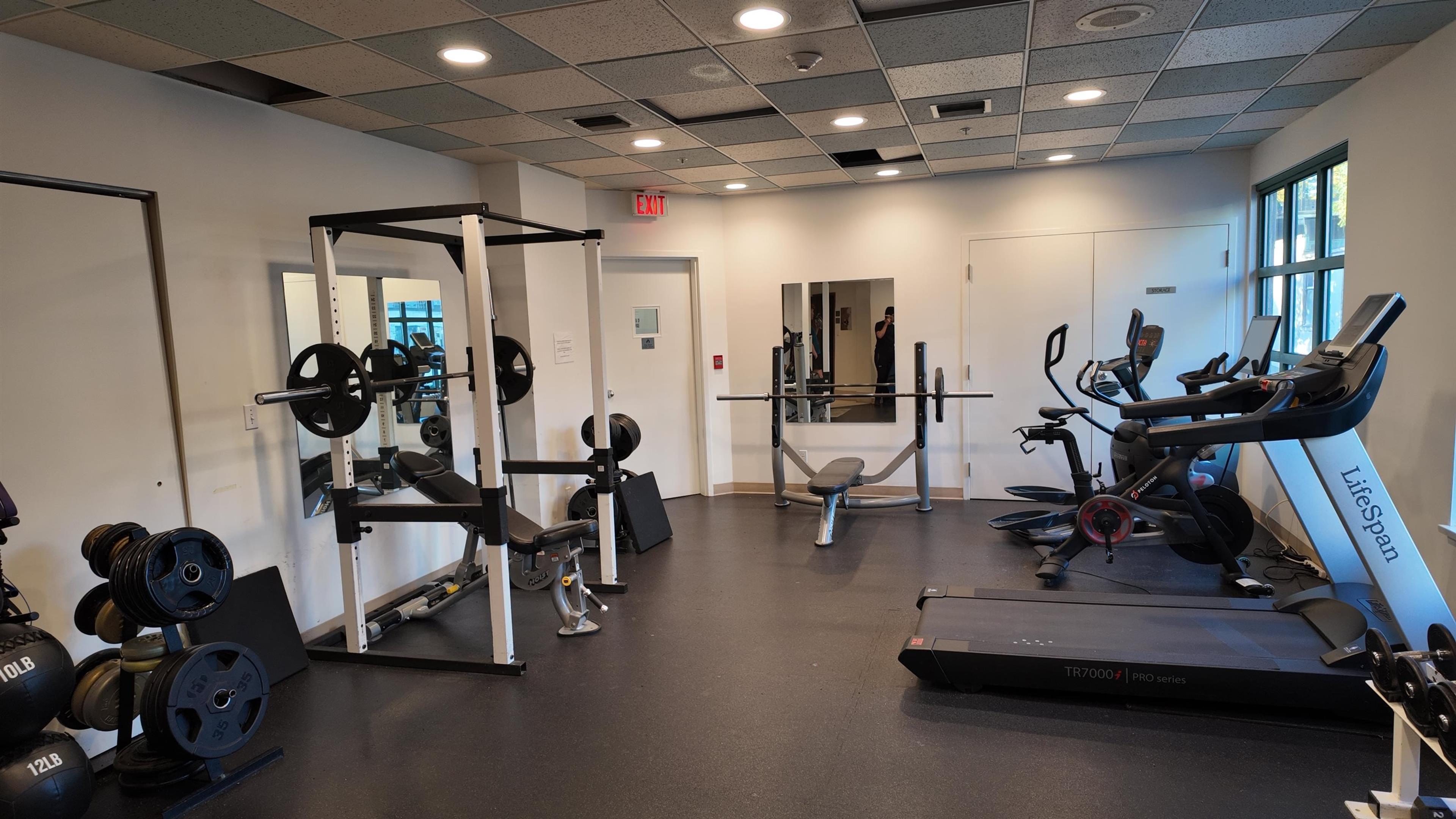 907 Beach Avenue, Vancouver - Indoor Amenities - Fitness centers / Gyms - Photo 2