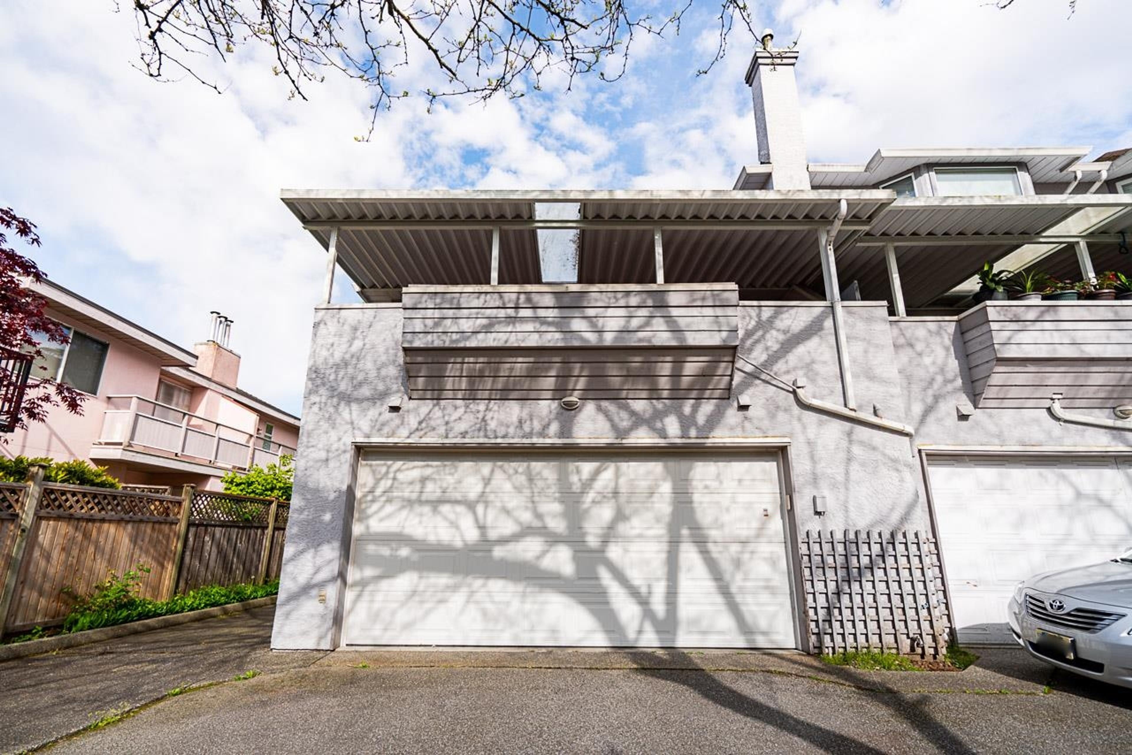 7911 Moffatt Road, Richmond - Exteriors - Photo 4