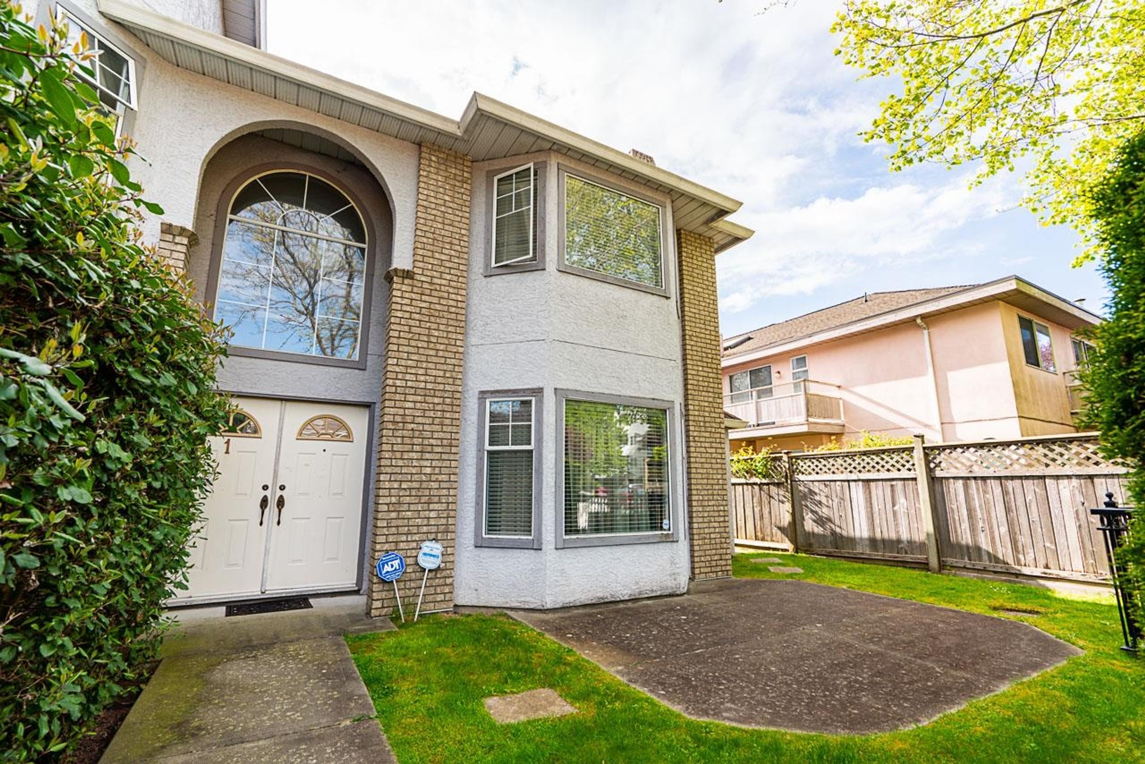 7911 Moffatt Road, Richmond - Exteriors - Photo 5