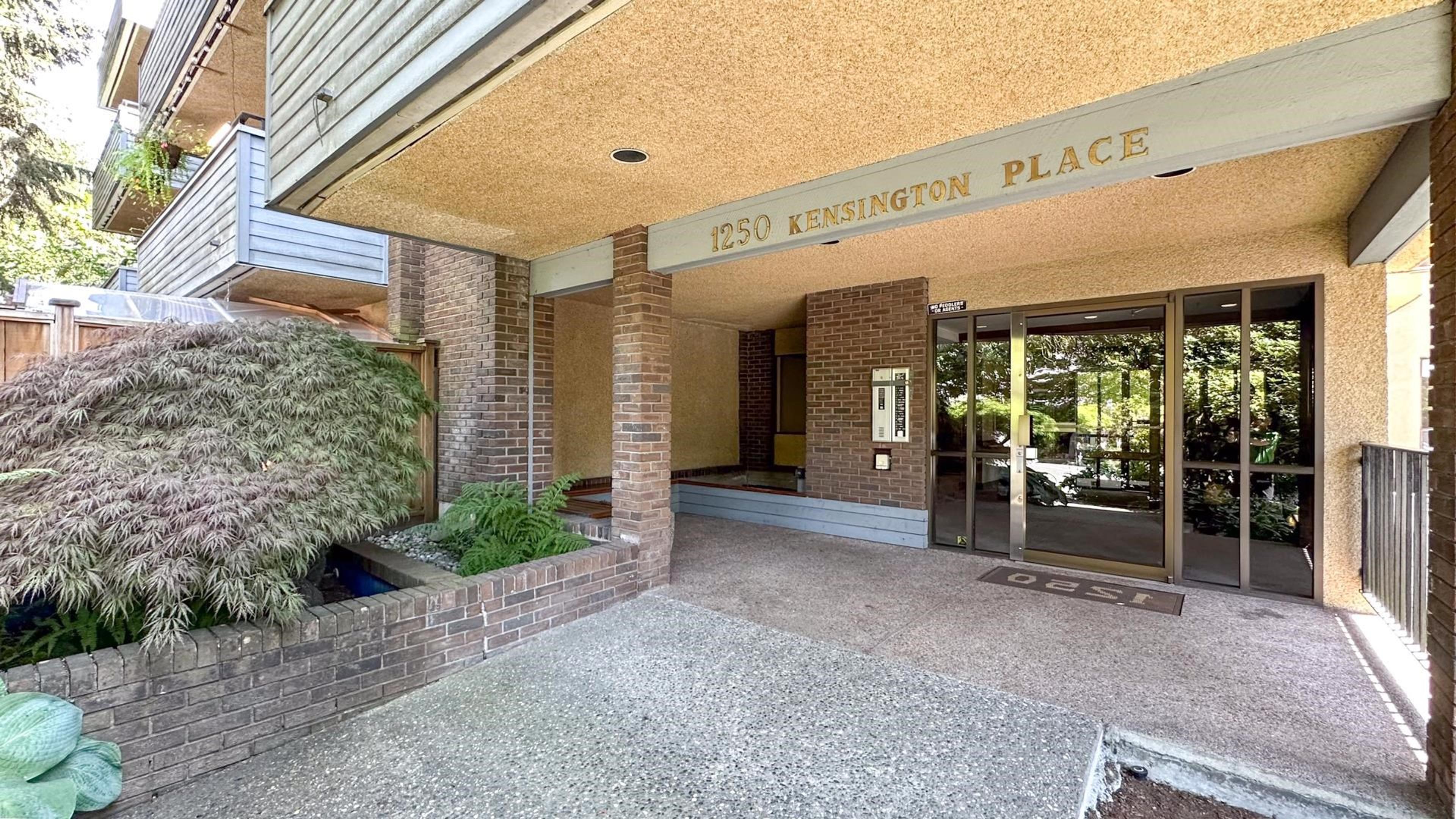 1250 W 12th Avenue, Vancouver - Exteriors - Photo 1