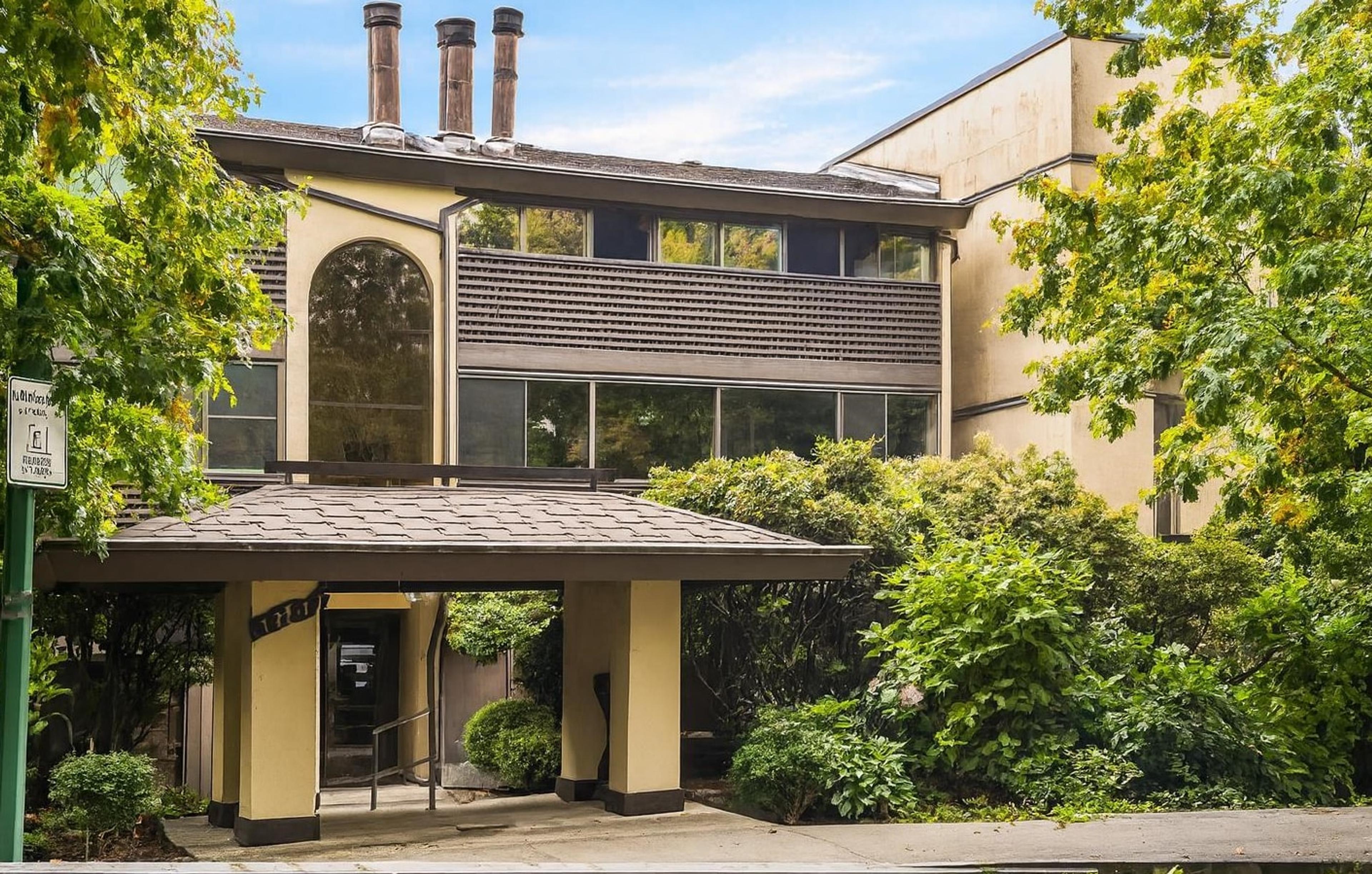 141 W 13th Street, North Vancouver - Exteriors - Photo 1