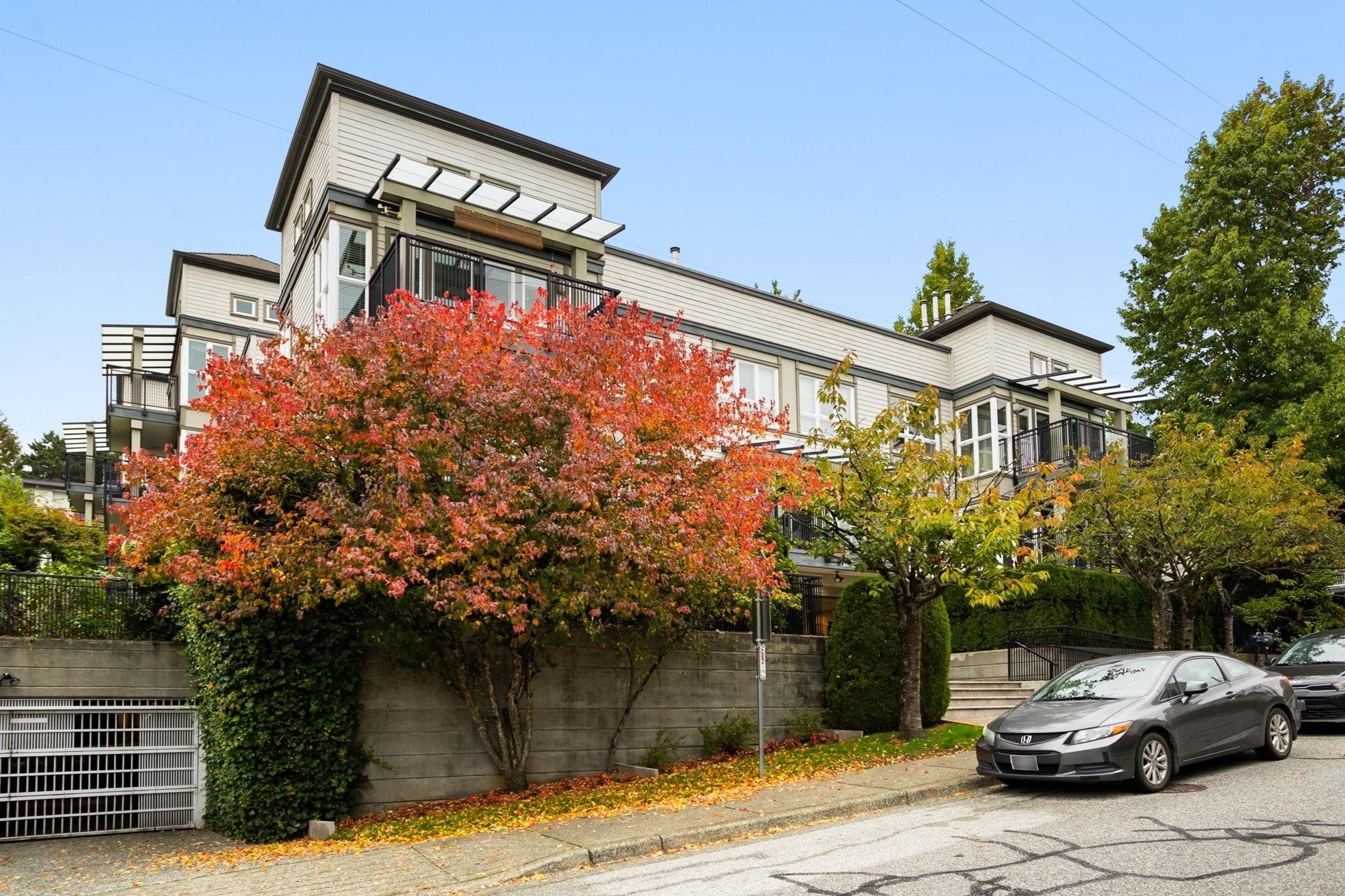 106 W Kings Road, North Vancouver - Exteriors - Full Complex View - Photo 2
