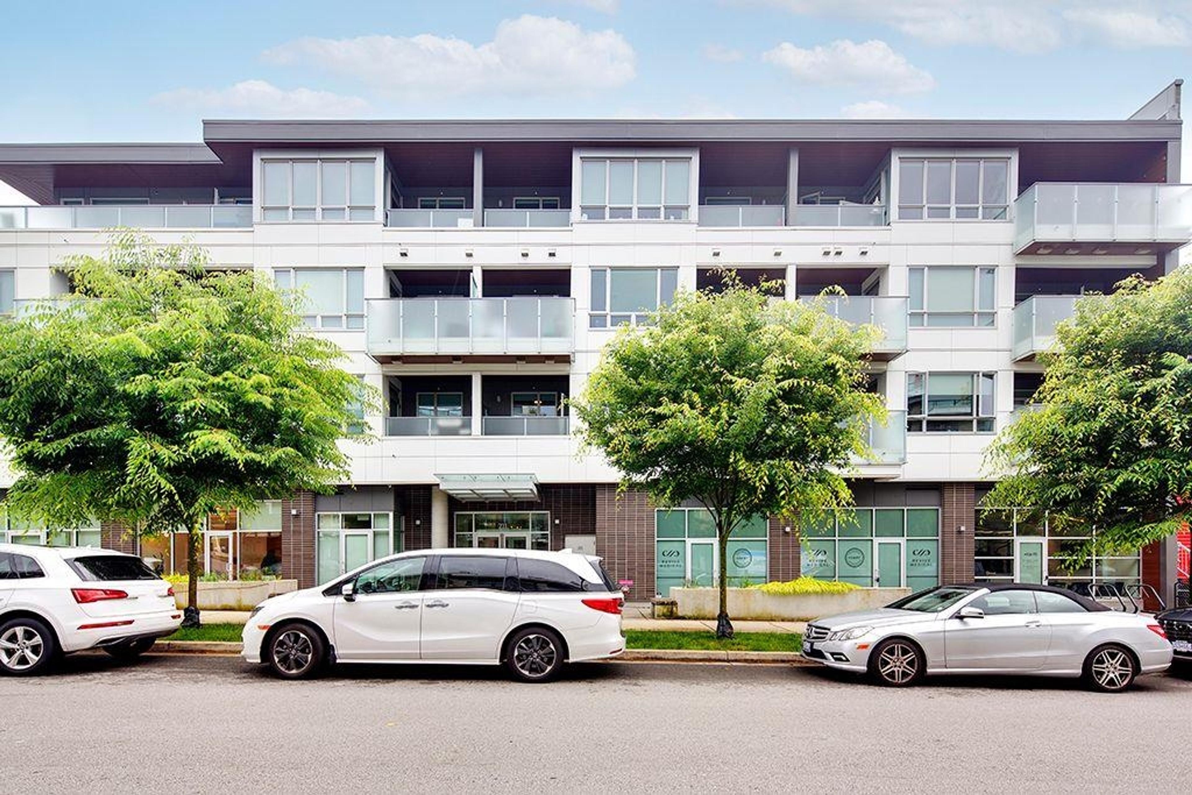 711 W 14th Street, North Vancouver - Exteriors - Full Complex View - Photo 2