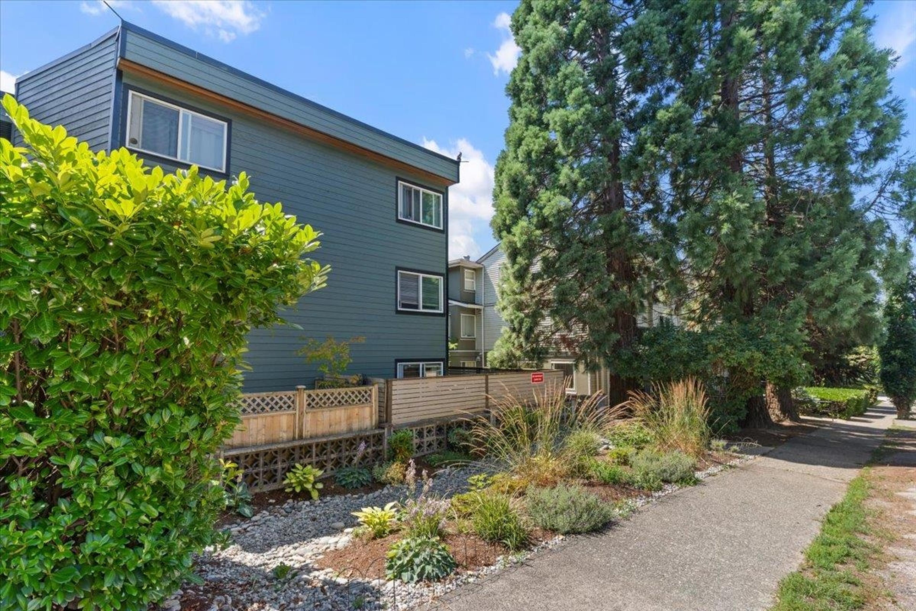 1540 E 4th Avenue, Vancouver - Exteriors - Photo 2