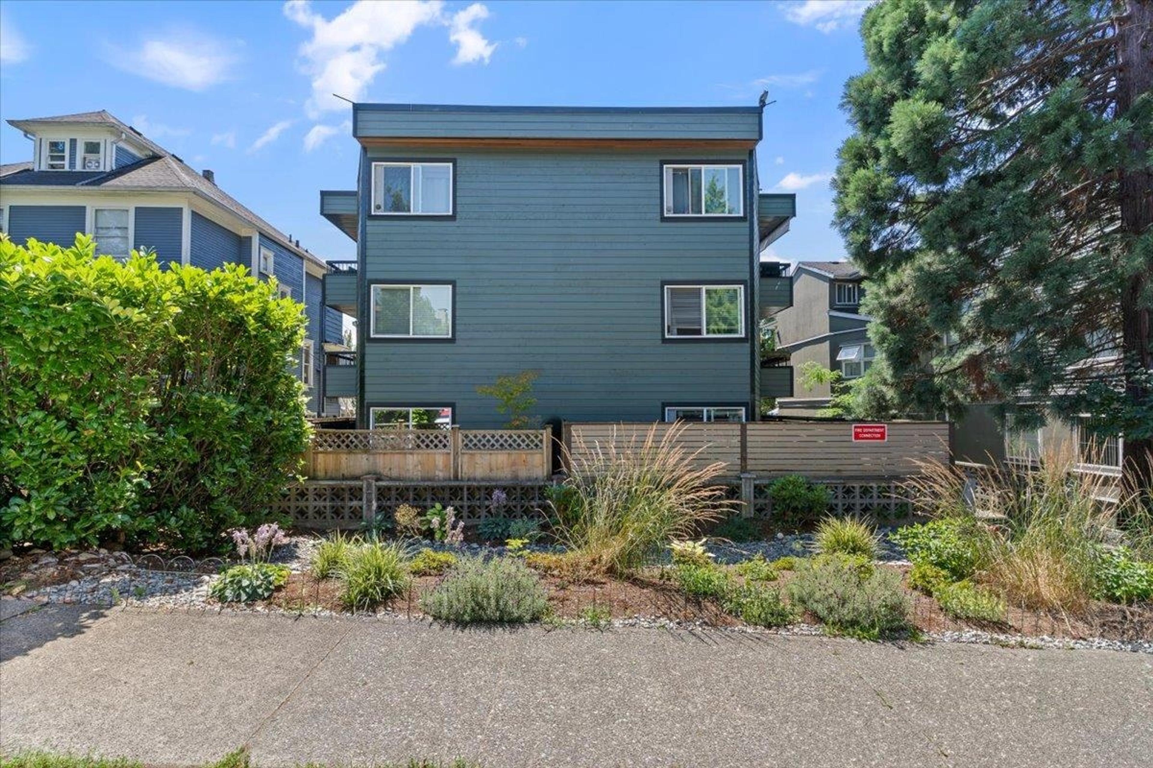 1540 E 4th Avenue, Vancouver - Exteriors - Photo 3