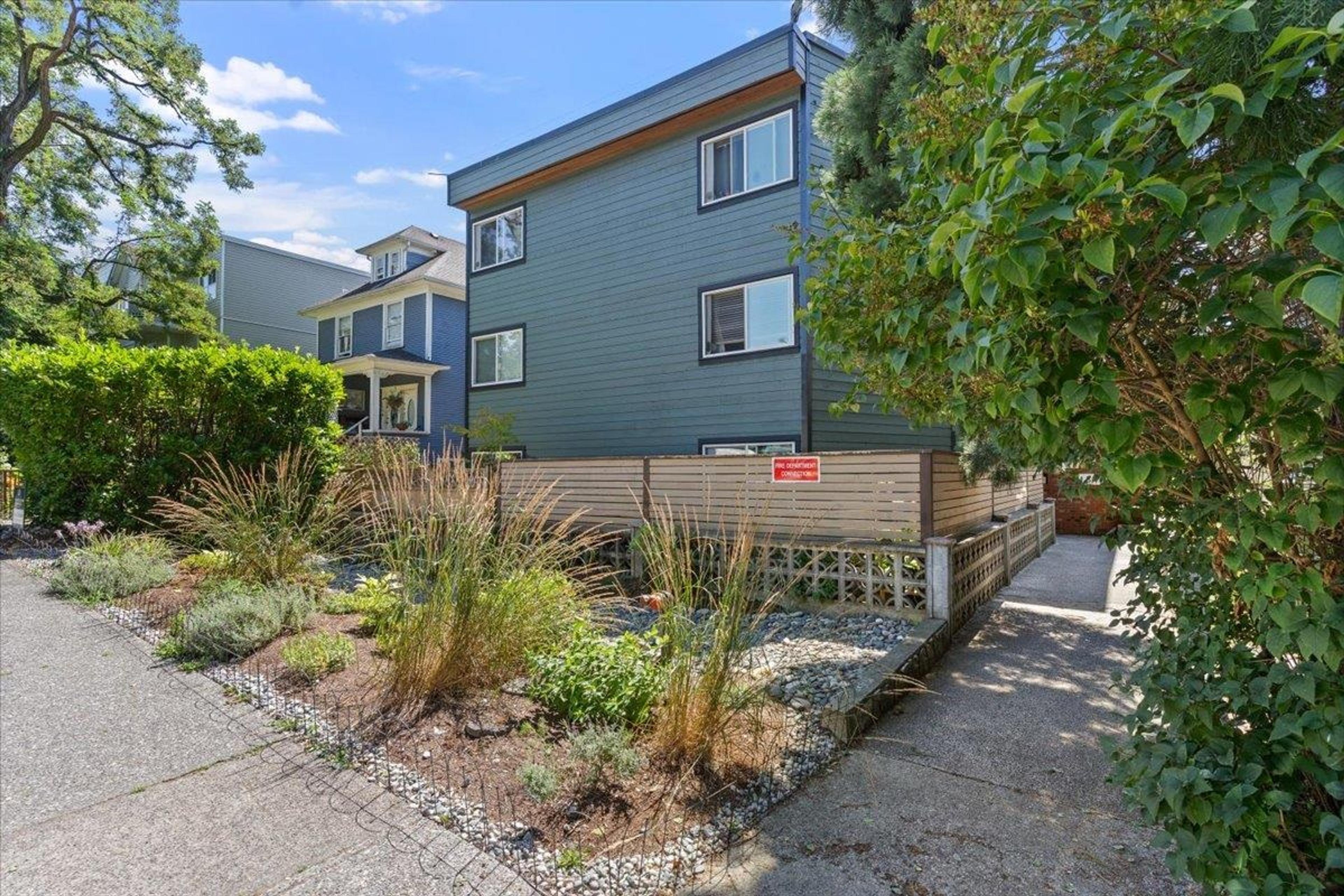 1540 E 4th Avenue, Vancouver - Exteriors - Photo 4