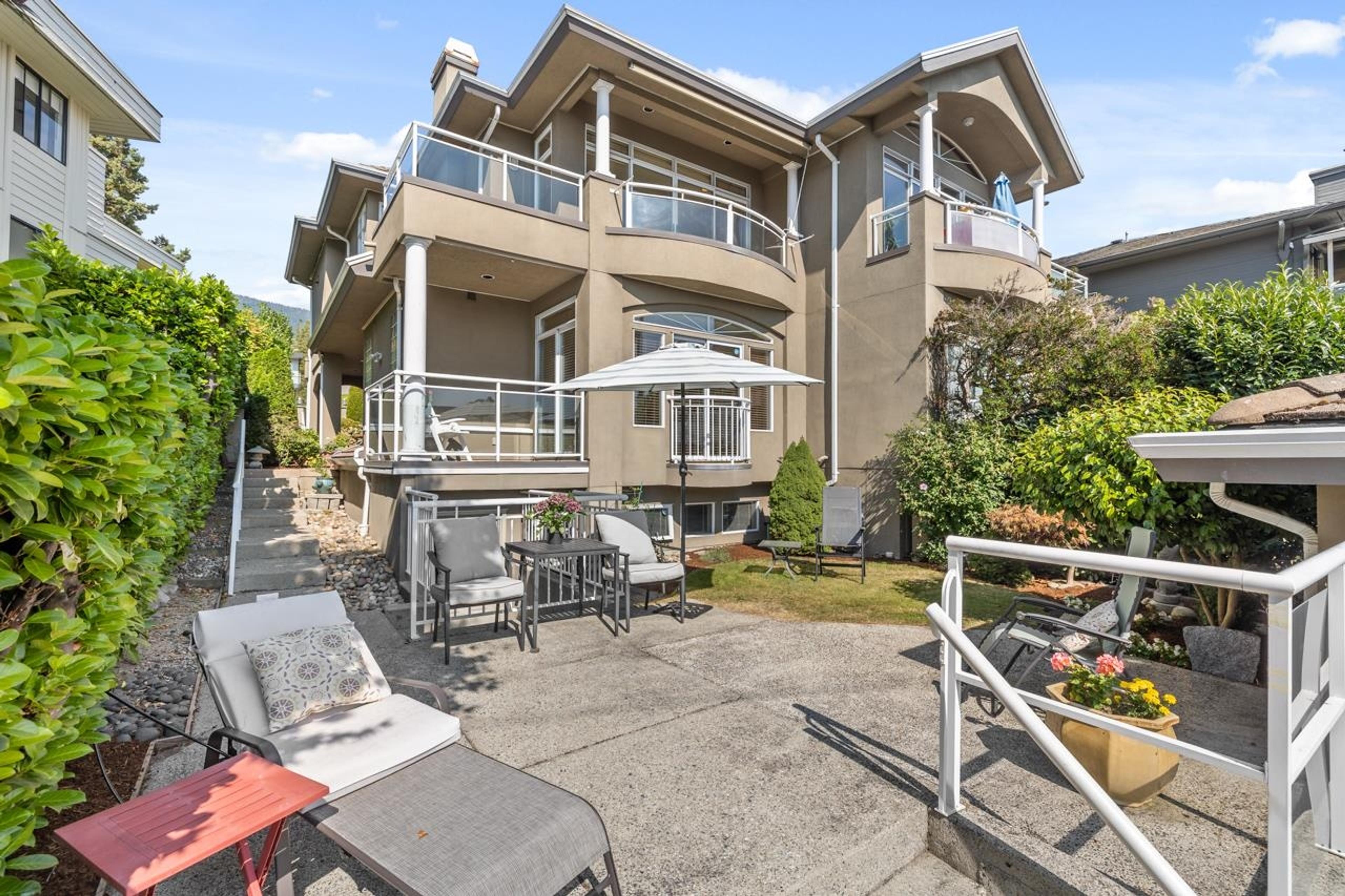 2362 Marine Drive, West Vancouver - Exteriors - Photo 1