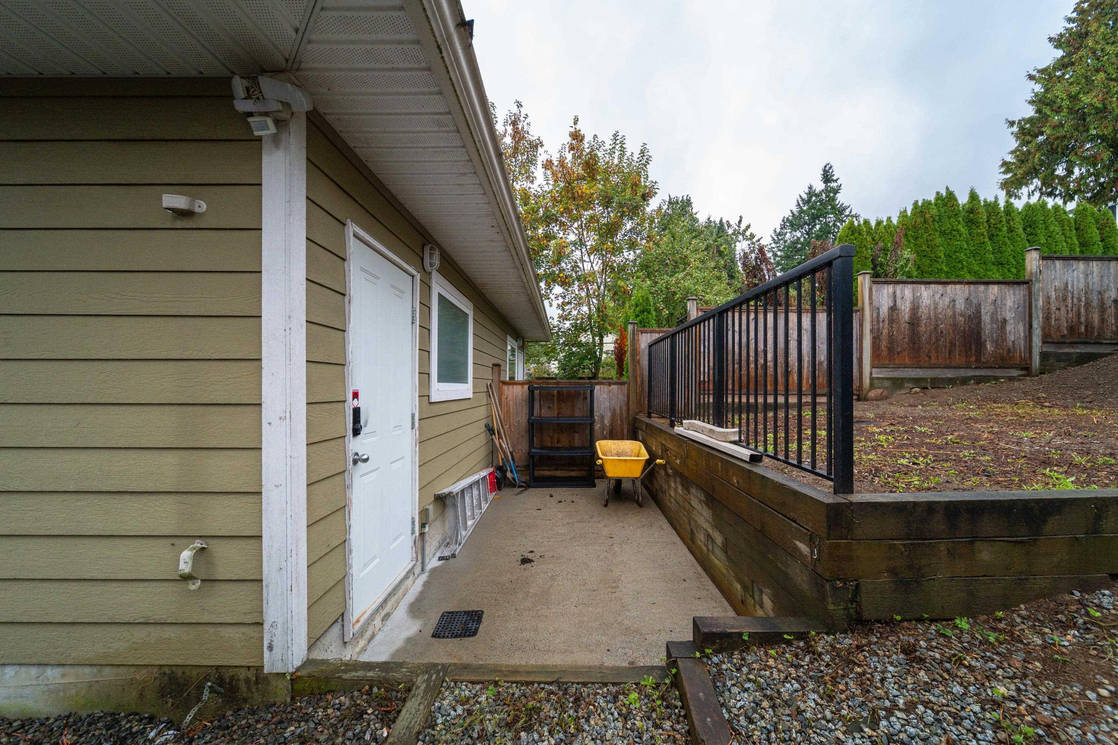 1126 Rochester Avenue, Coquitlam - Exteriors - Photo 4