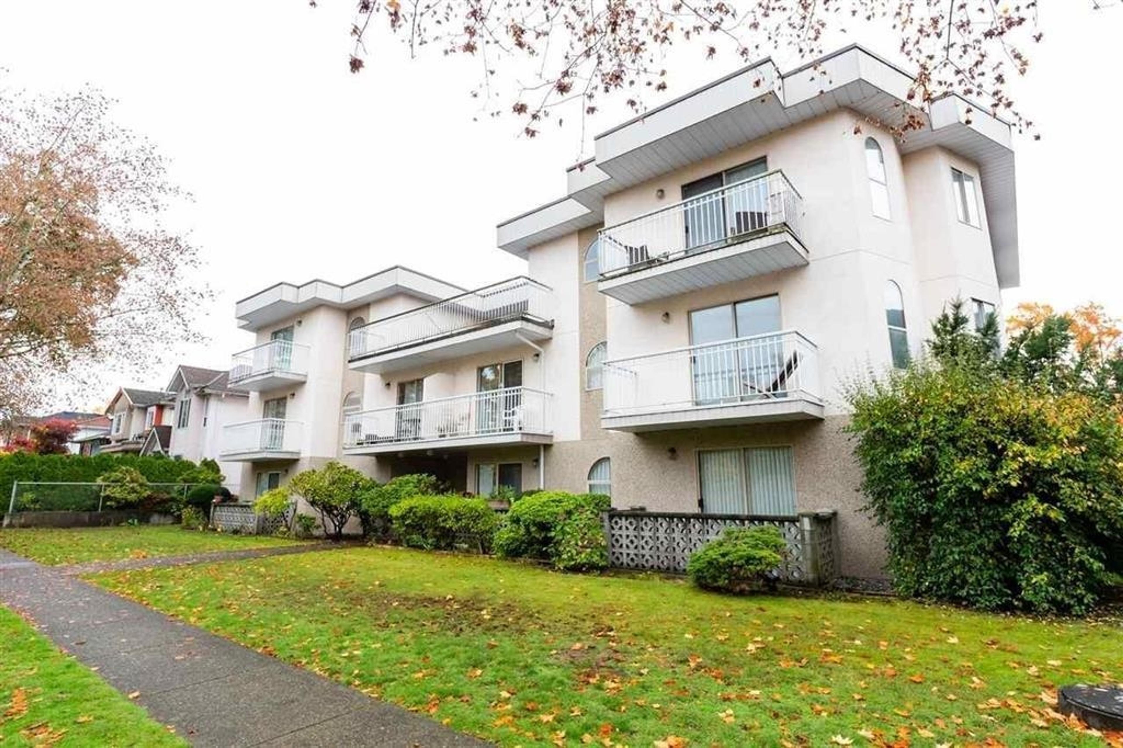 458 E 44th Avenue, Vancouver - Exteriors - Full Complex View - Photo 1