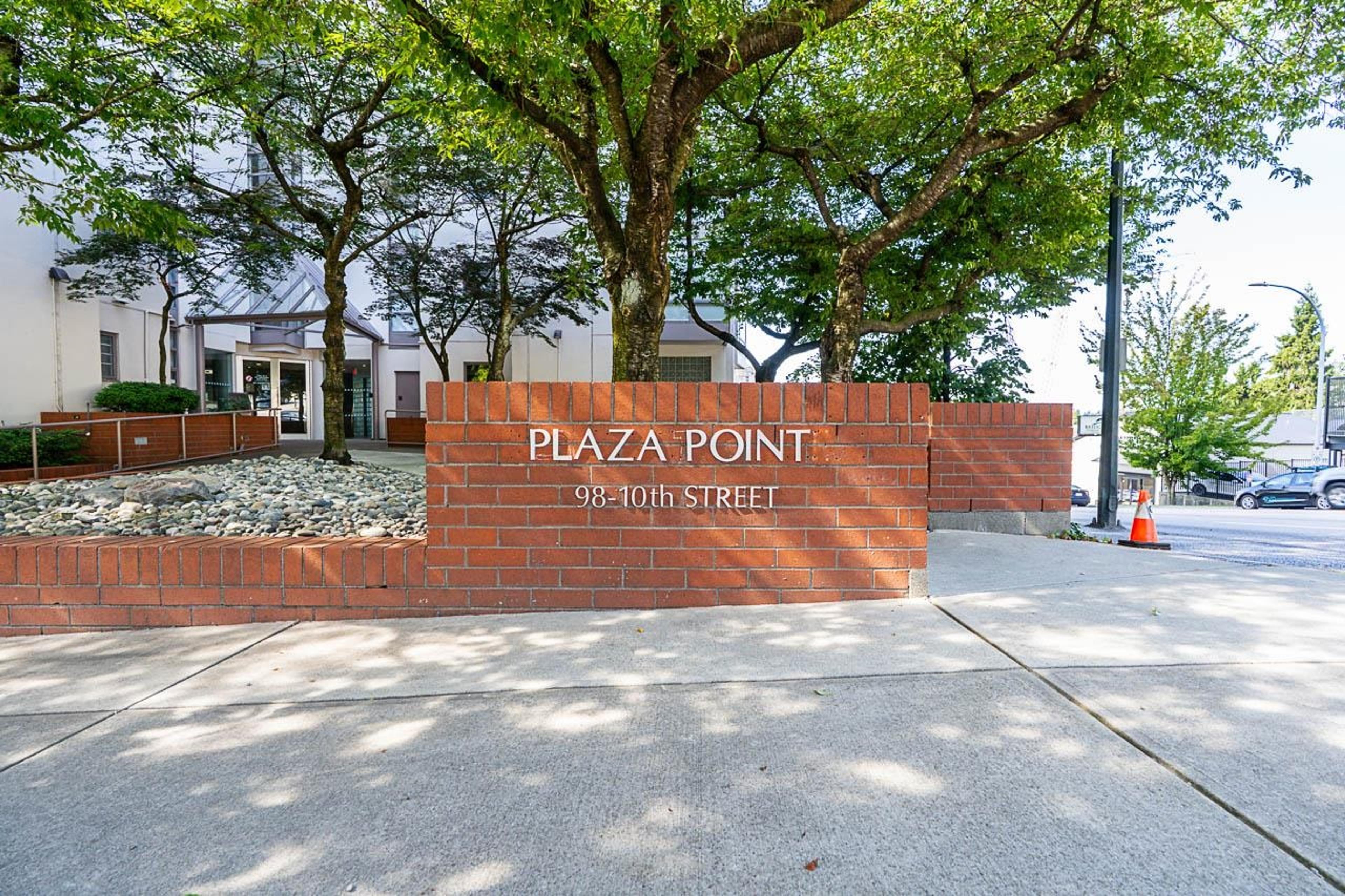 98 Tenth Street, New Westminster - Exteriors - Photo 1