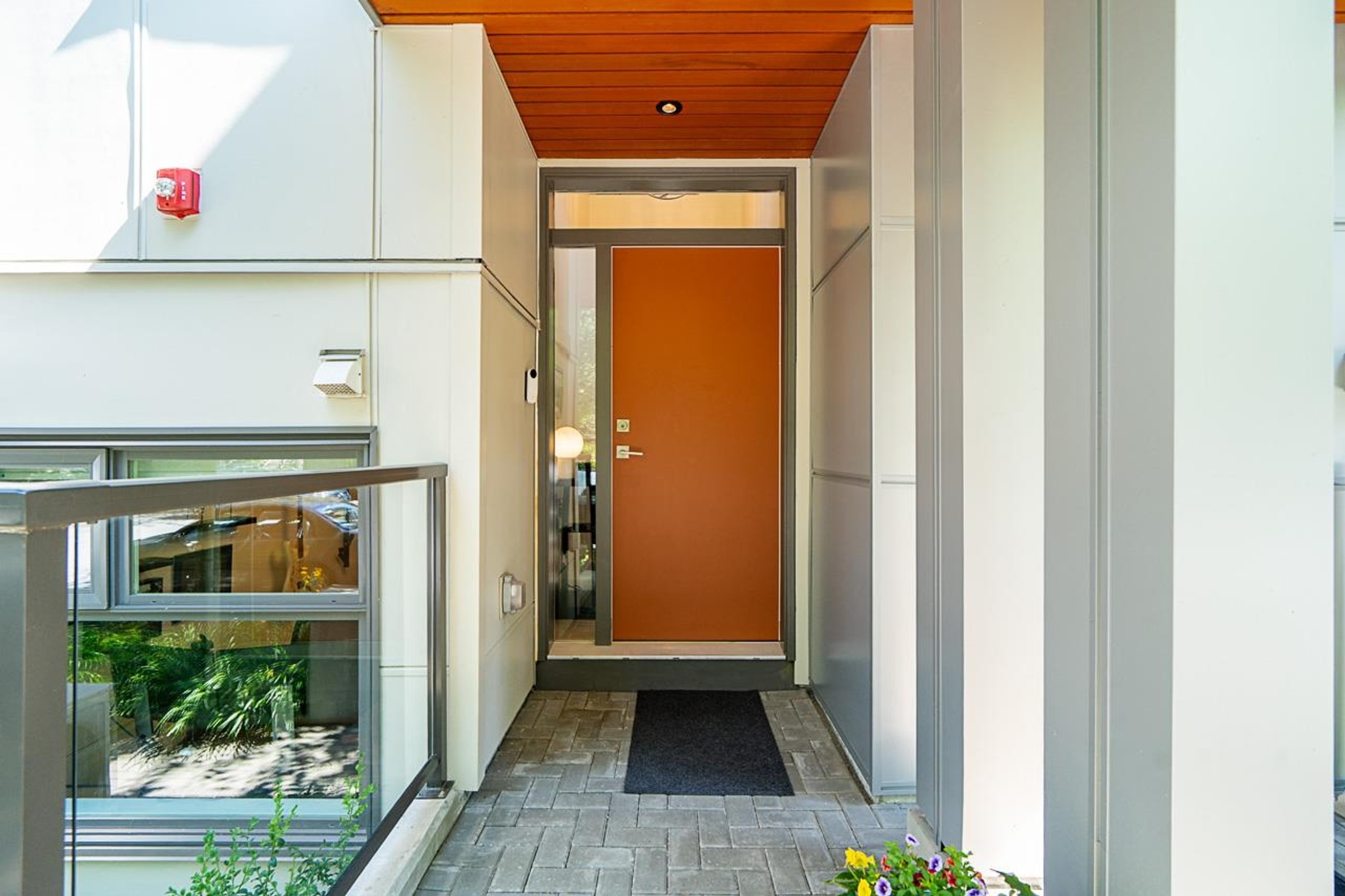 1205 Harold Road, North Vancouver - Exteriors - Photo 2