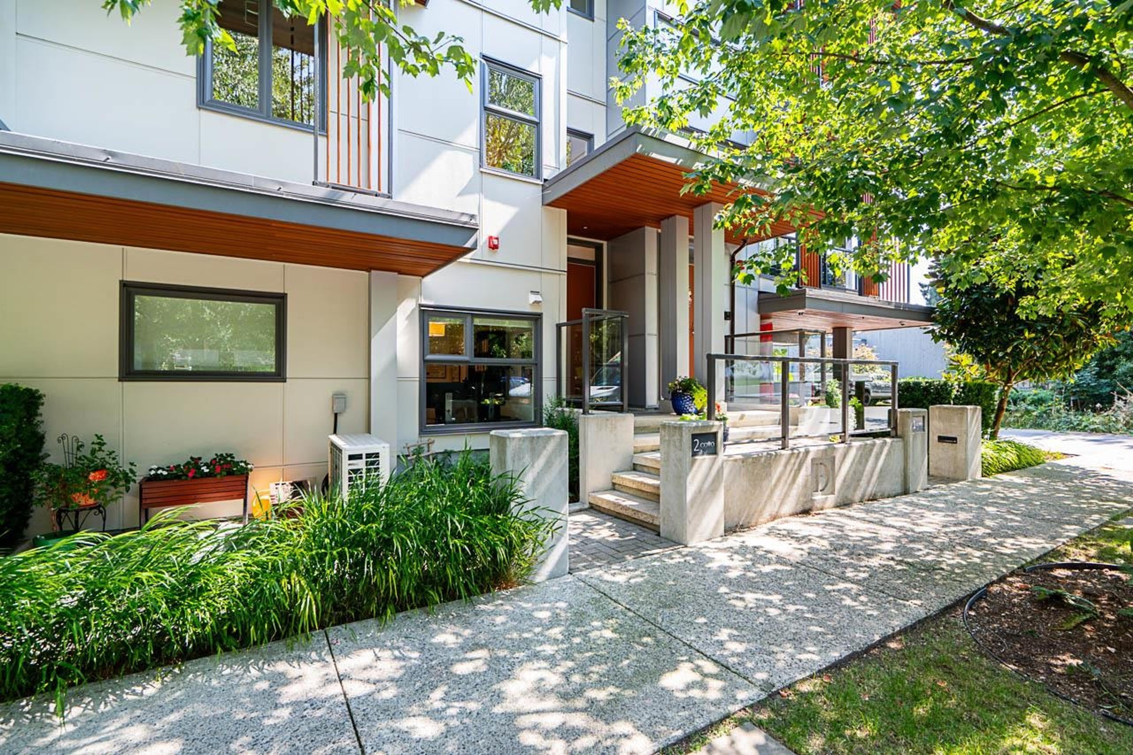 1205 Harold Road, North Vancouver - Exteriors - Photo 3