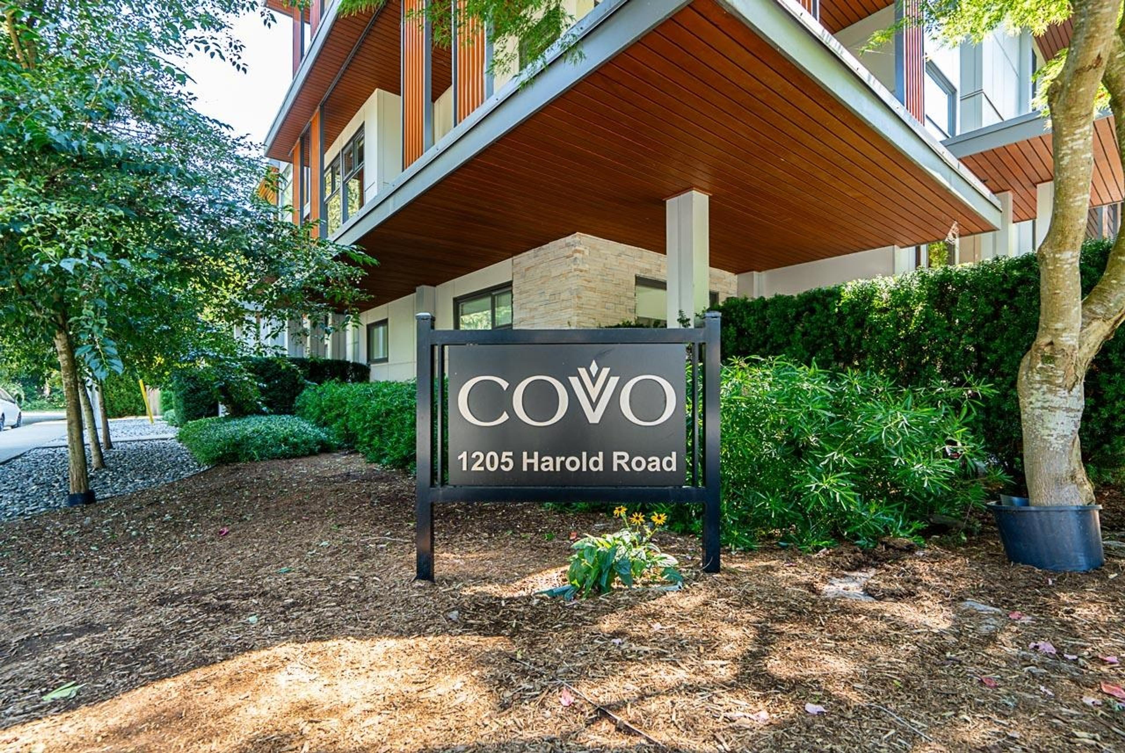 1205 Harold Road, North Vancouver - Exteriors - Photo 5