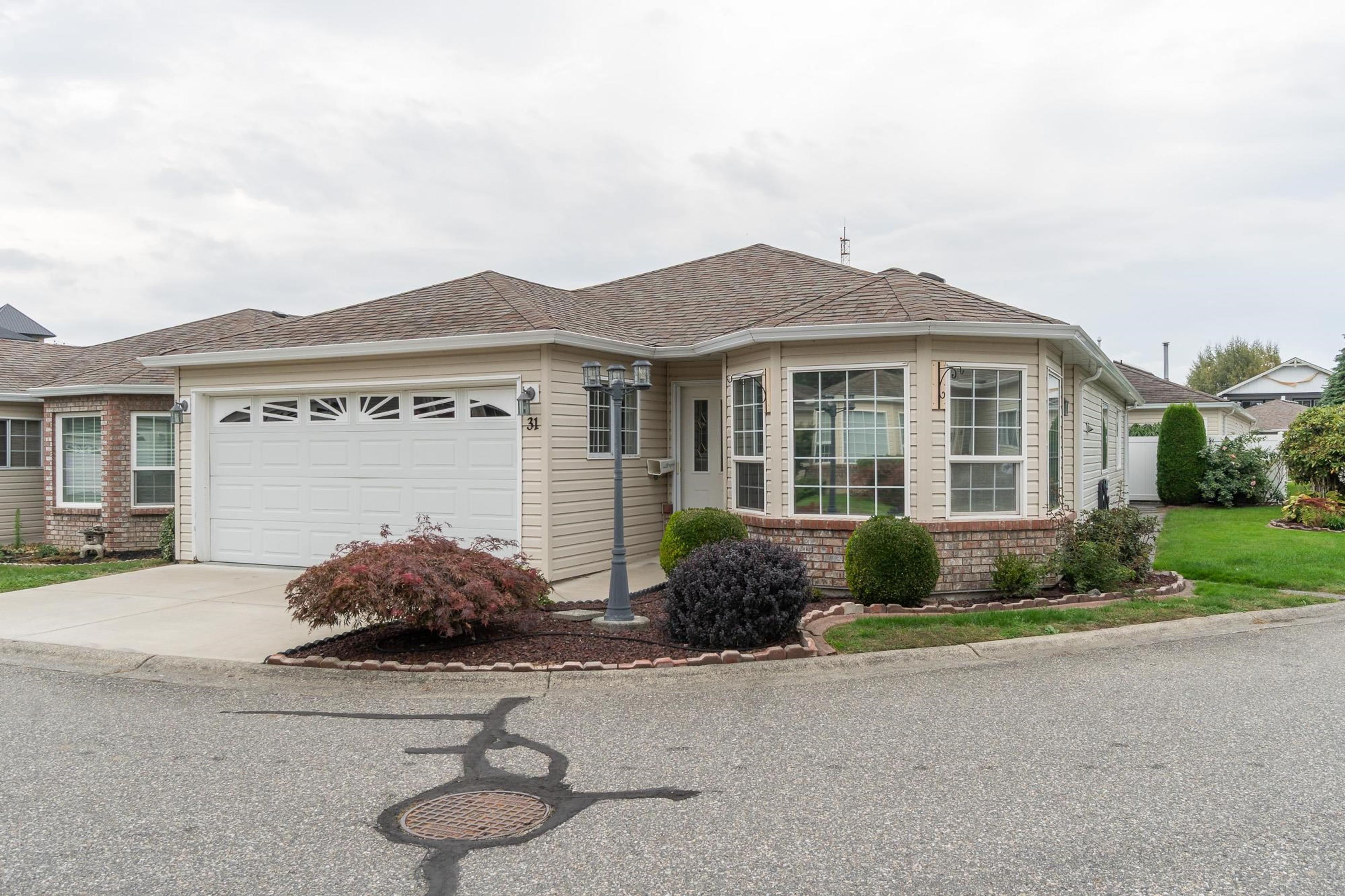 8500 Young Road, Chilliwack - Exteriors - Photo 5