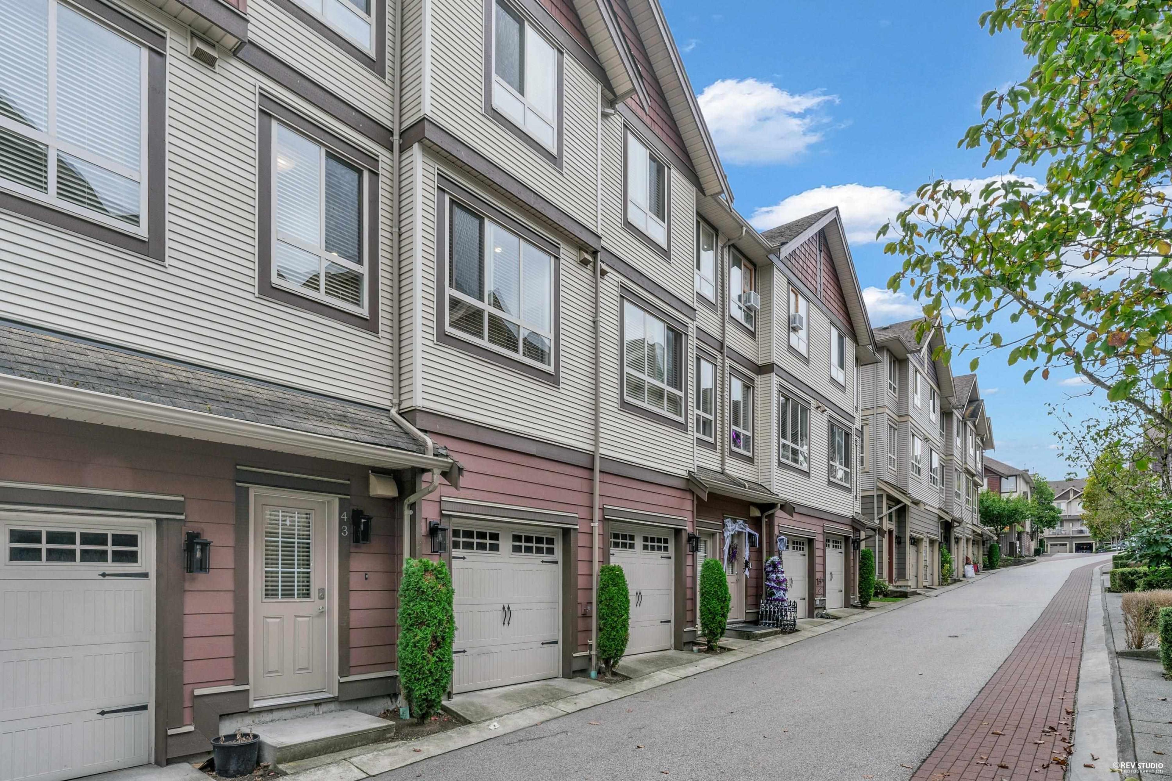 19560 68 Avenue, Surrey - Exteriors - Photo 2